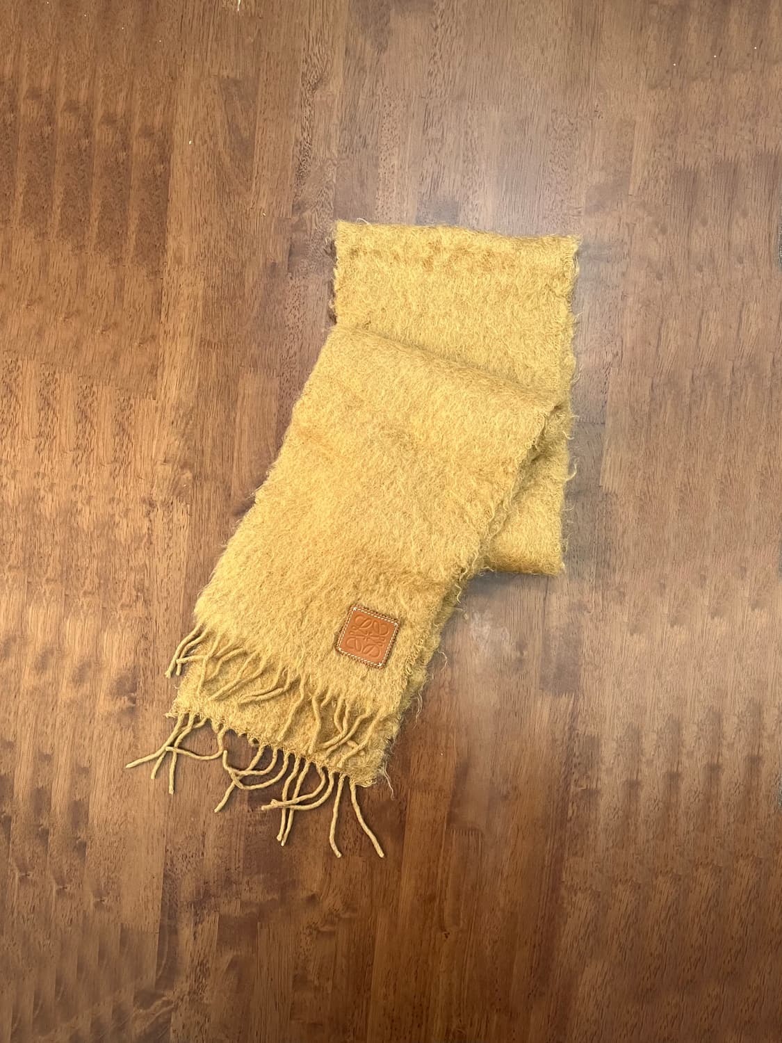 로에베 모헤어 카멜 머플러 상품이미지4