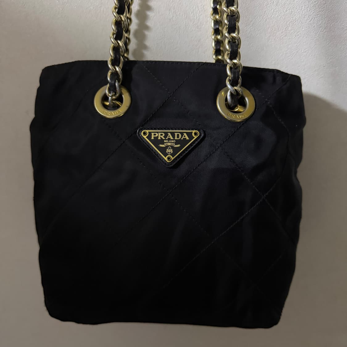 프라다 포코노 나일론 미니 퀄팅 금장 크로스백 상품이미지2