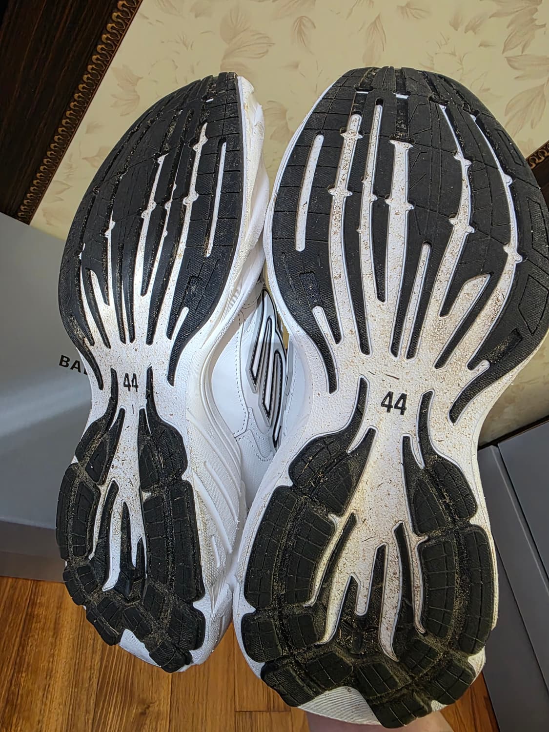 발렌시아가 먼데이 슈즈 화이트 44 상품이미지5