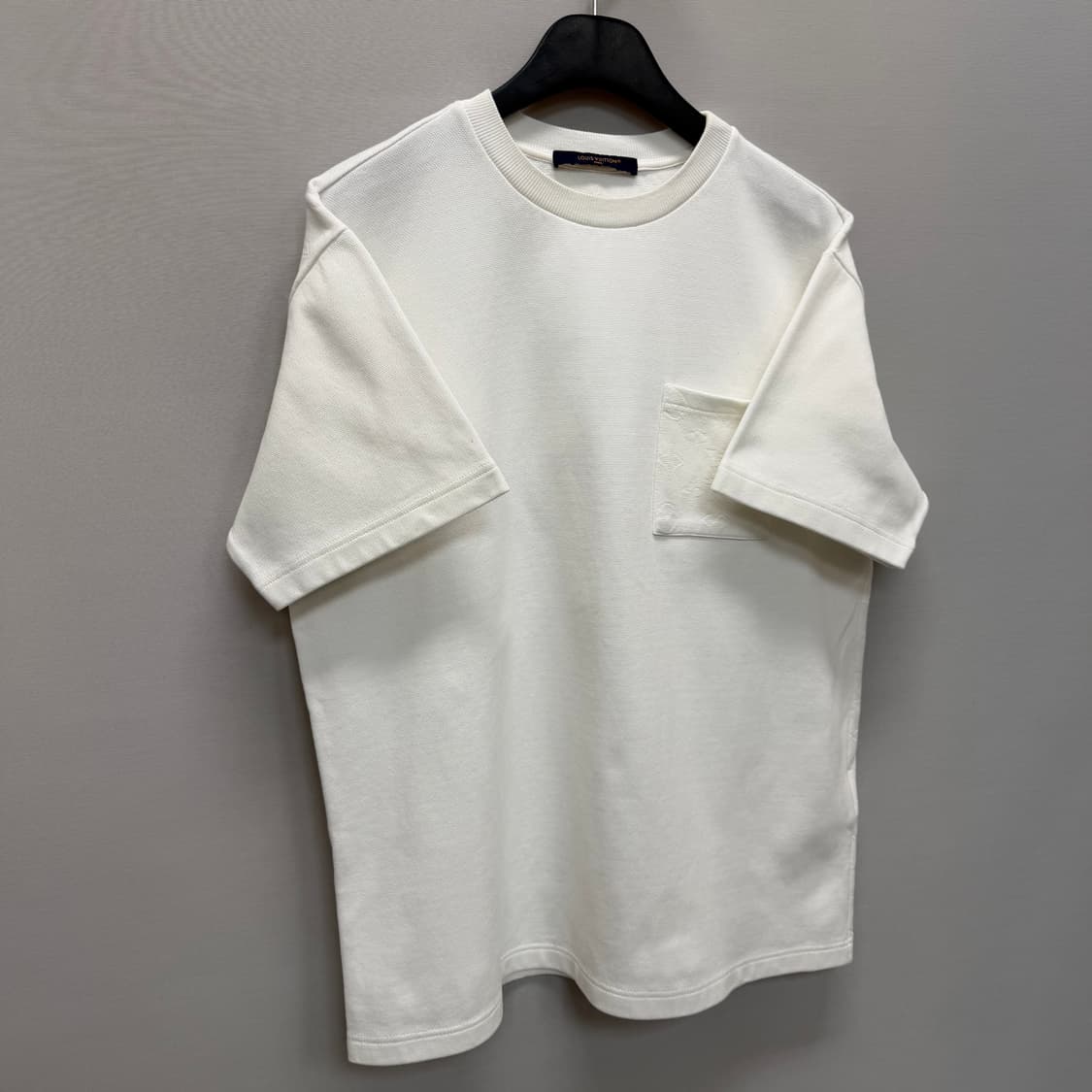 루이비통 시그니처 3D 포켓 모노그램 반팔티 ( 95~100 ) 상품이미지2