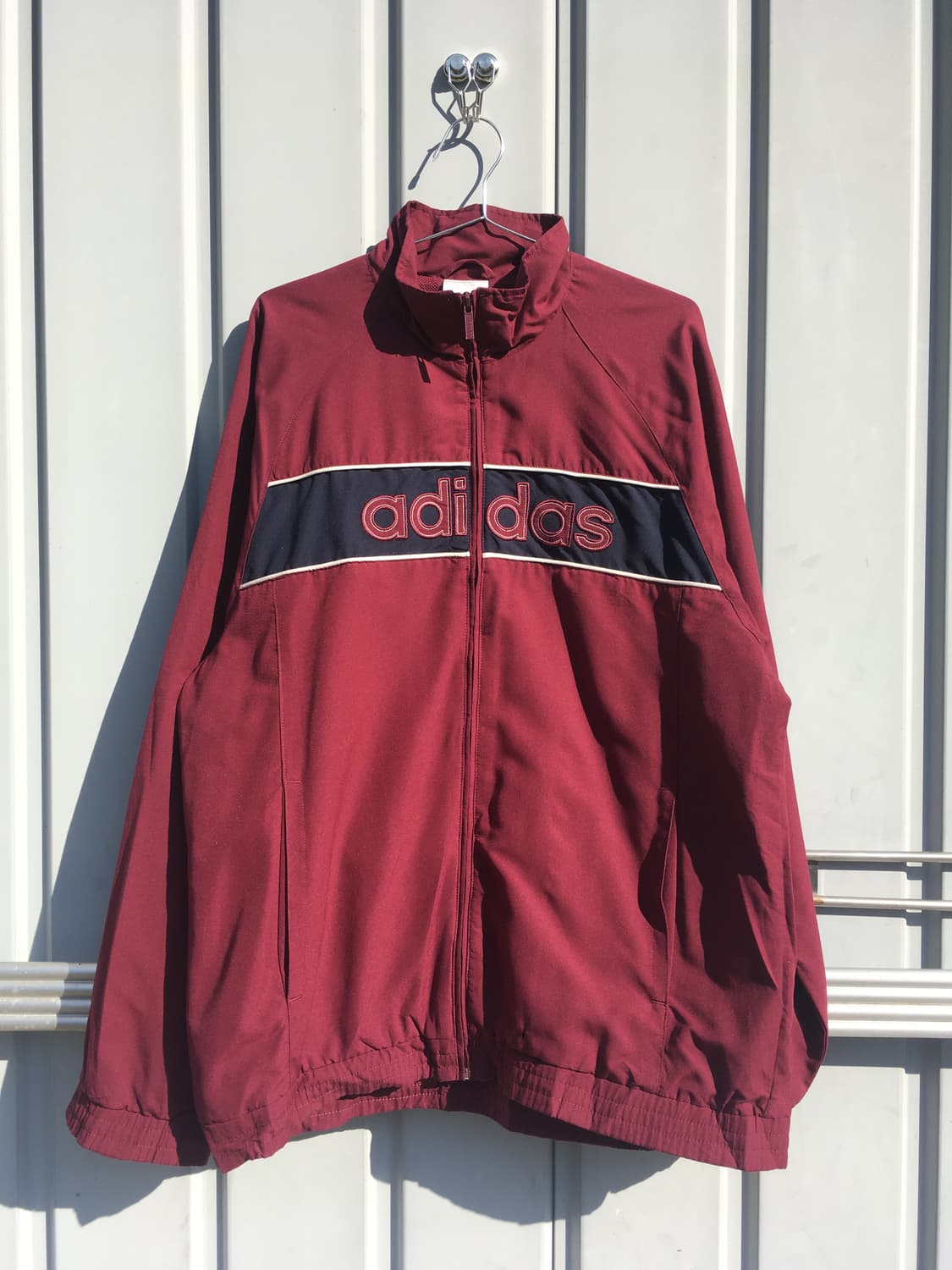 아디다스 체스트 로고 바람막이 상품이미지1