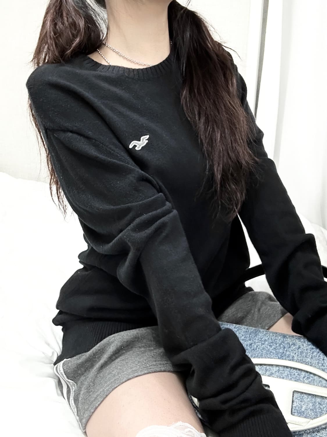 홀리스터 자수로고 블랙 니트 상품이미지2