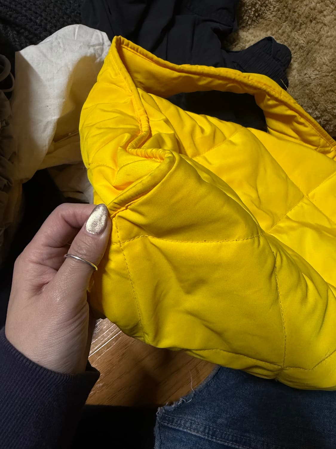 COS 퀄팅백 노랑 상품이미지3