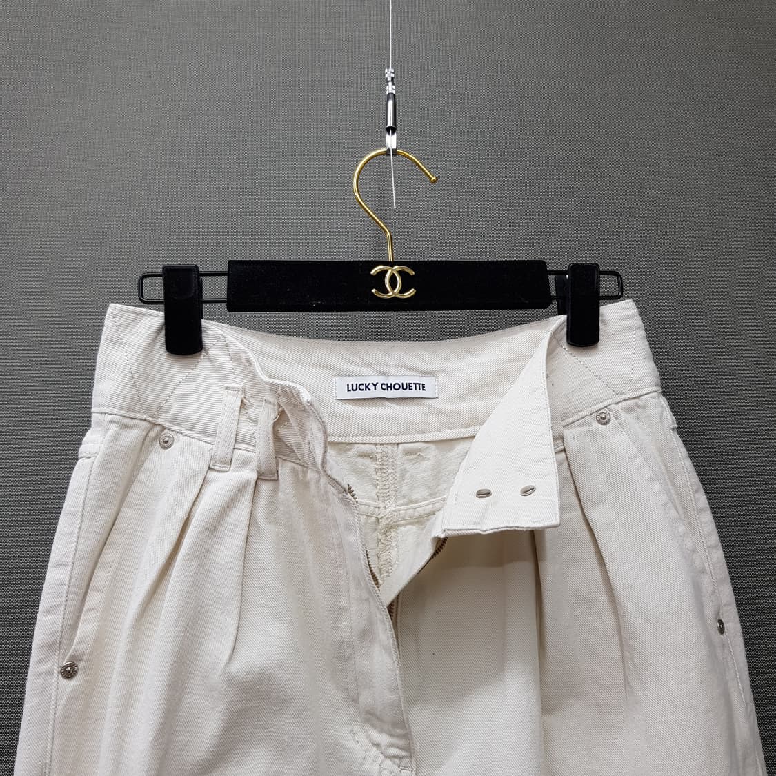 럭키슈에뜨 2022 하이웨이스트 테이퍼드 팬츠 36사이즈 상품이미지2