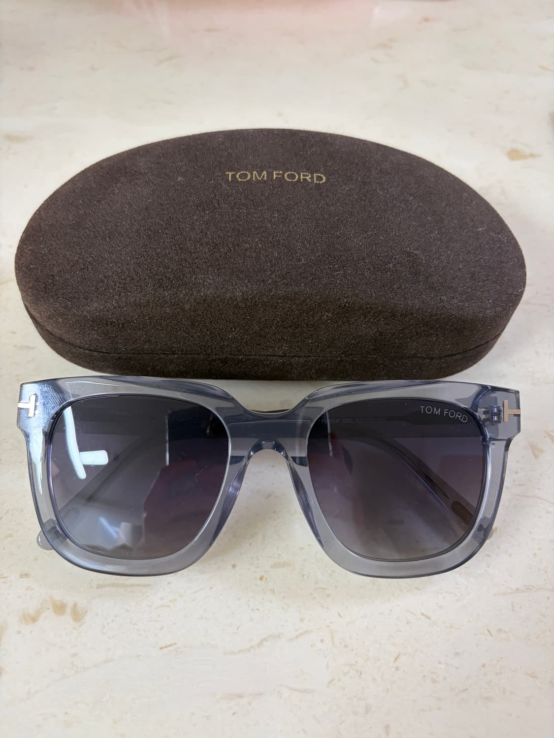 톰포드 TF690 그레이 선글라스 상품이미지2