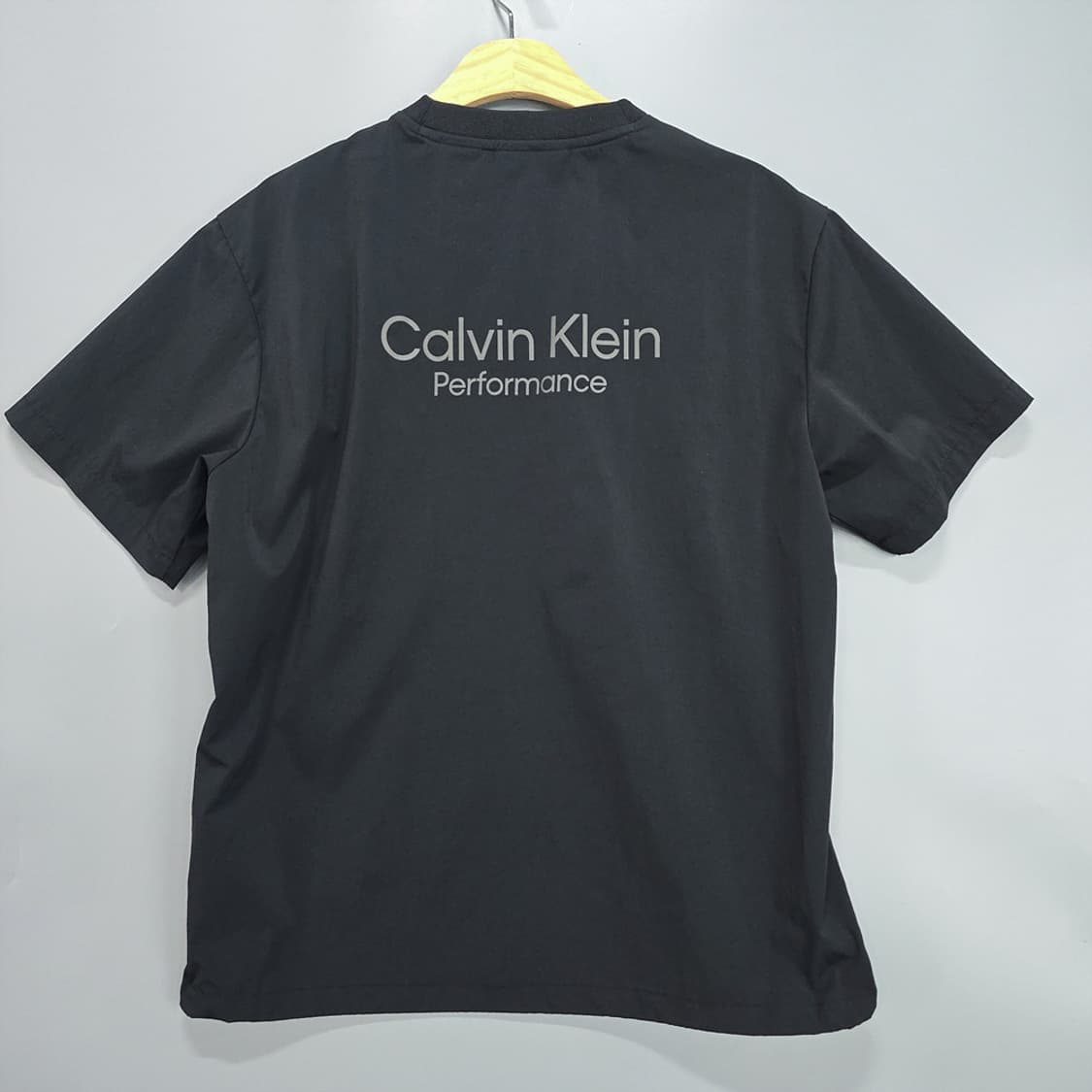 캘빈클라인(Calvin Klein) 포켓 포인트 반팔 티셔츠 블랙 M 상품이미지4