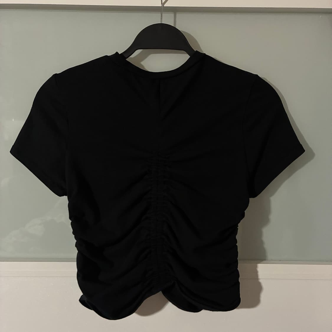 H&M black shirring crop T 상품이미지2