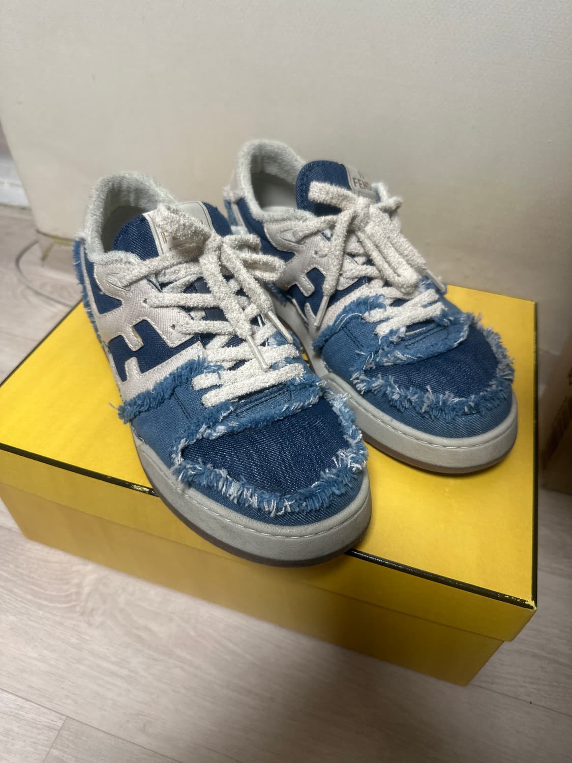 펜디 매치 스니커즈 데님 상품이미지2