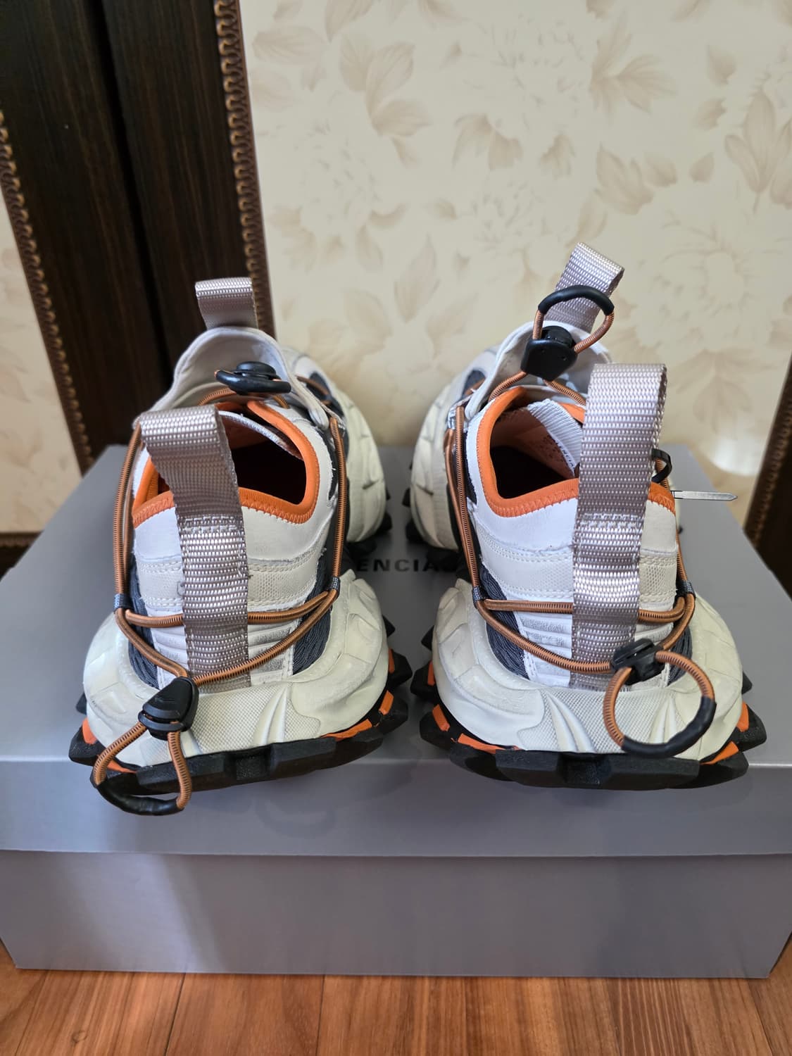 발렌시아가 하이크 42 상품이미지4