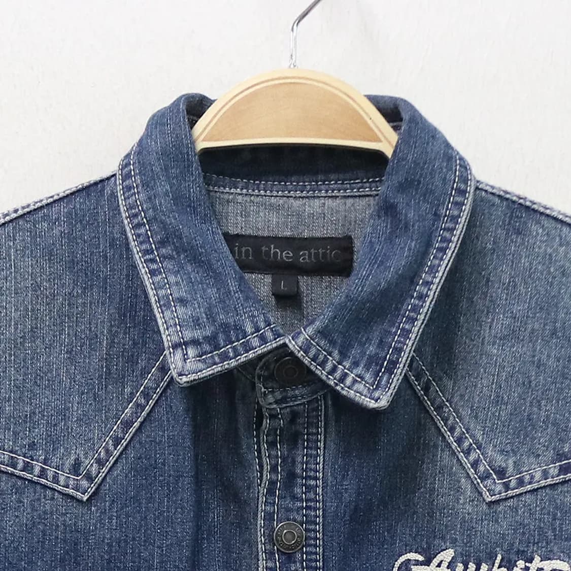 인 더 애틱  워싱 데님 셔츠 61934 상품이미지3