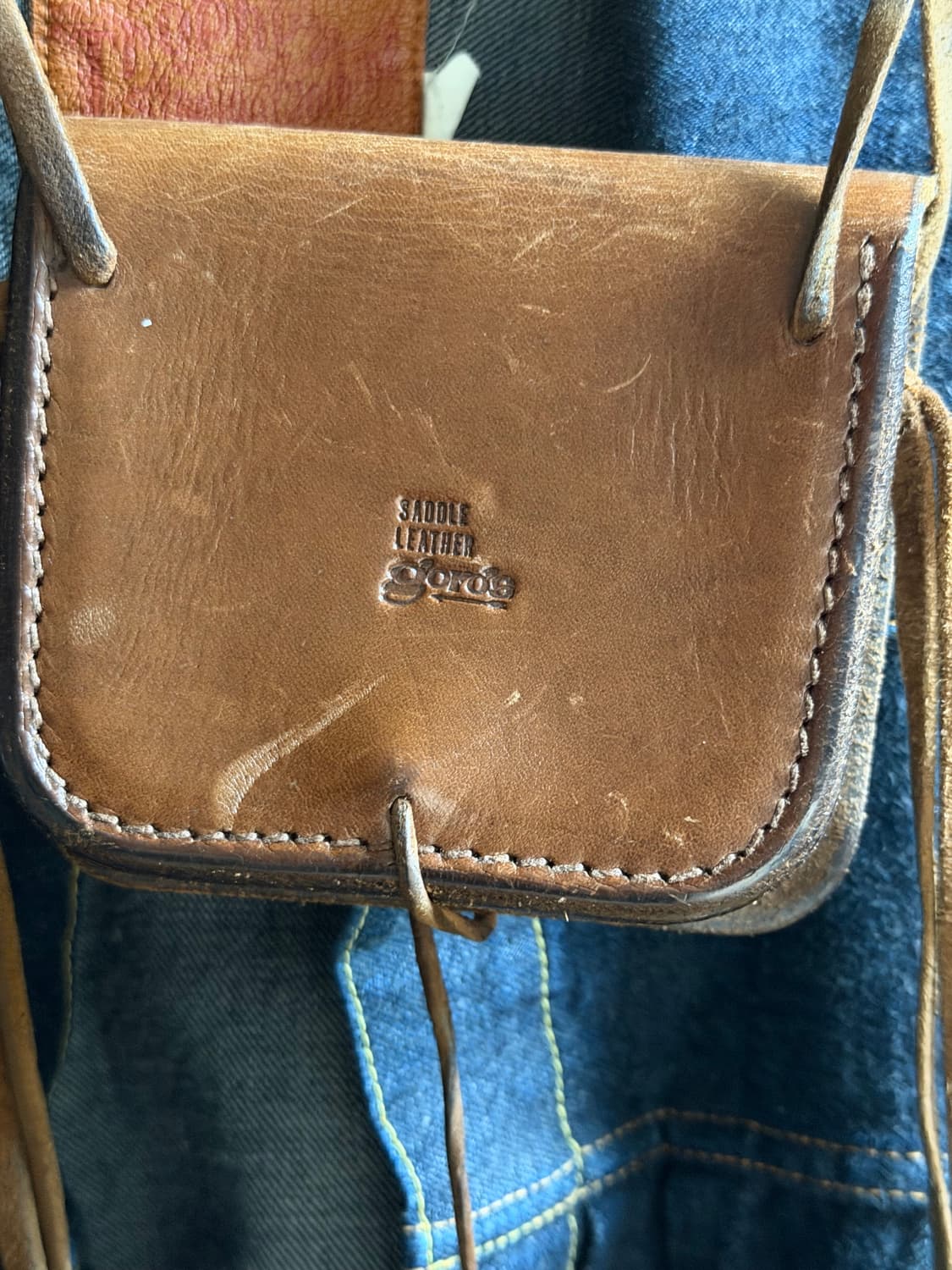 고로스 다크 브라운 벨트루프 메디슨백 S 상품이미지4