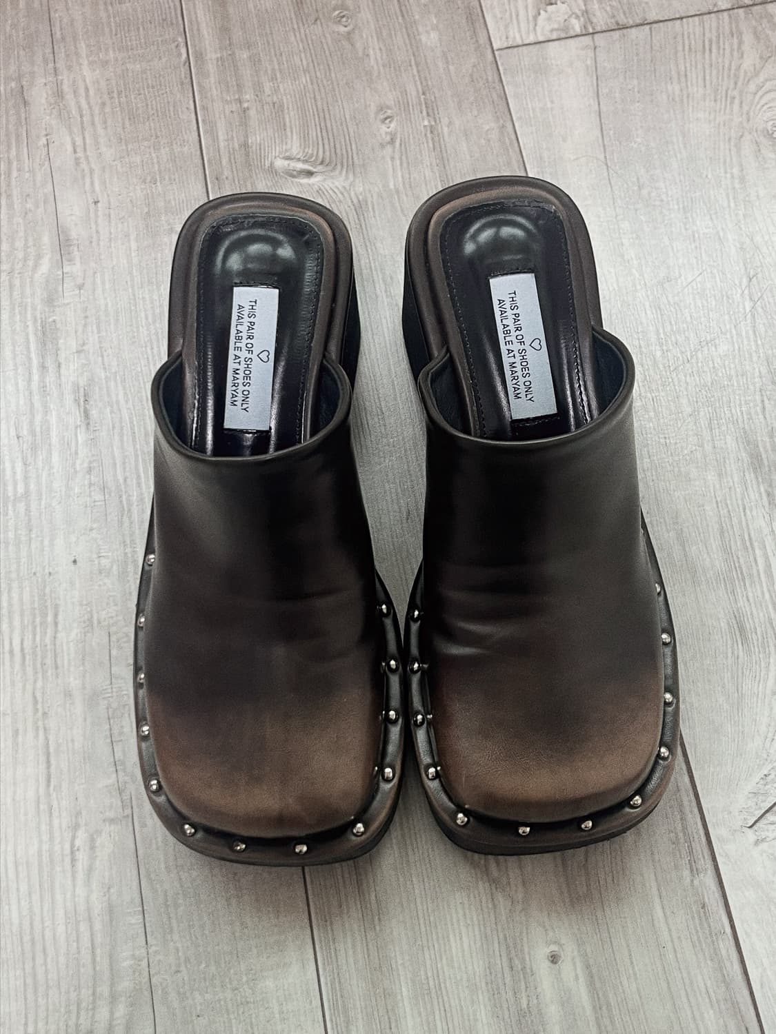 스퀘어 스터드 뮬 브라운 상품이미지1