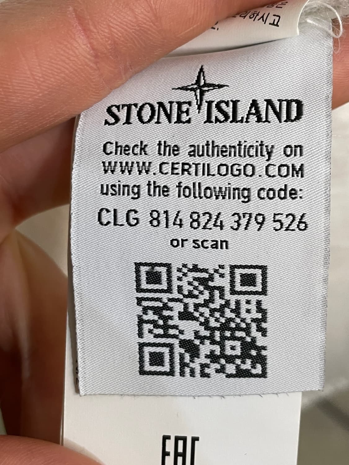 스톤 아일랜드 자수 로고 화이트 셔츠 상품이미지4