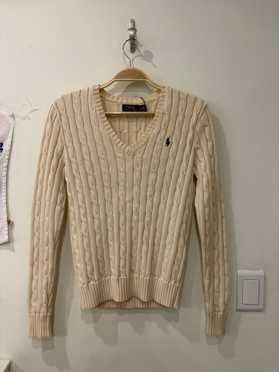 169. 폴로 브이넥 꽈배기 니트 상품이미지1