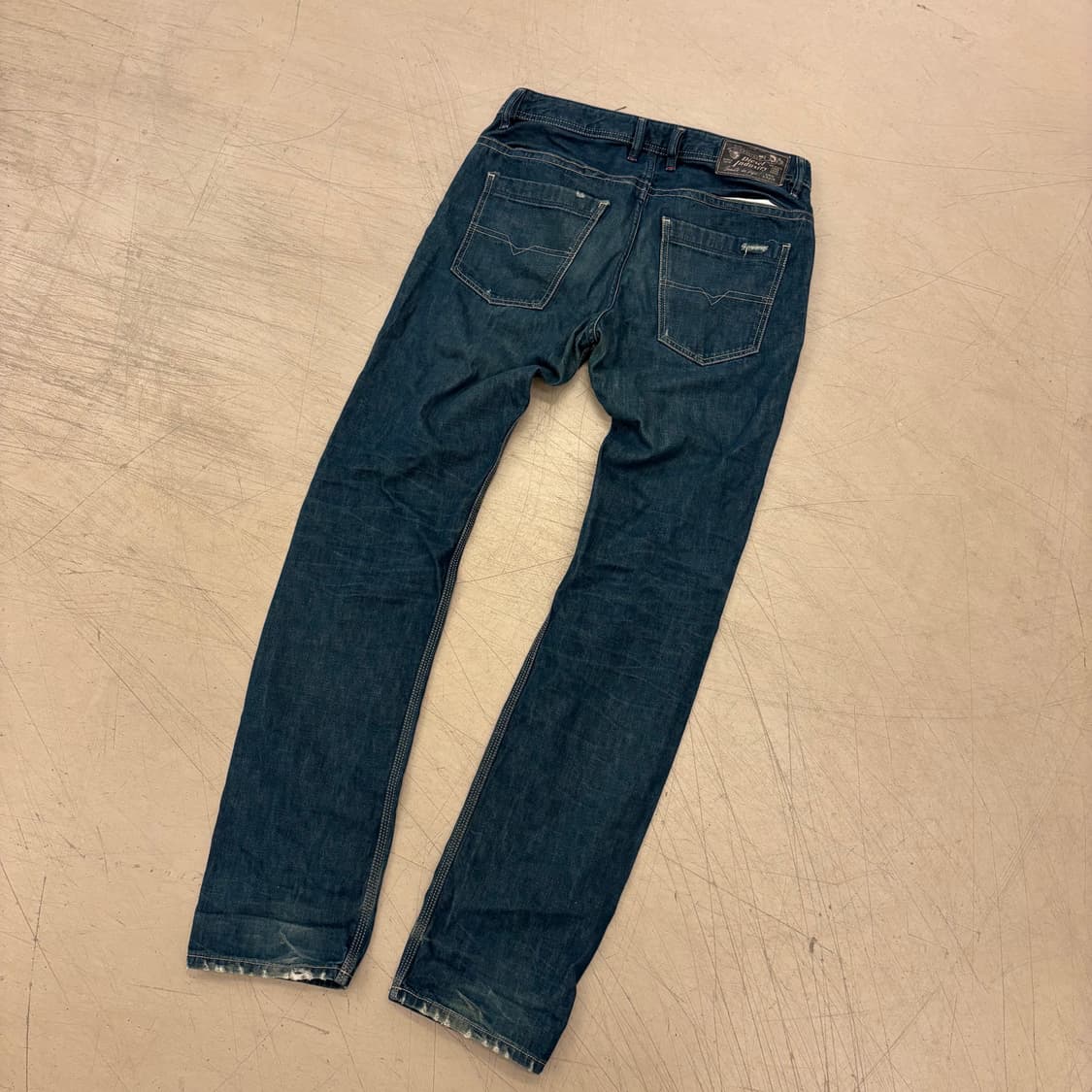 디젤 워싱 데미지 데님 팬츠 상품이미지1