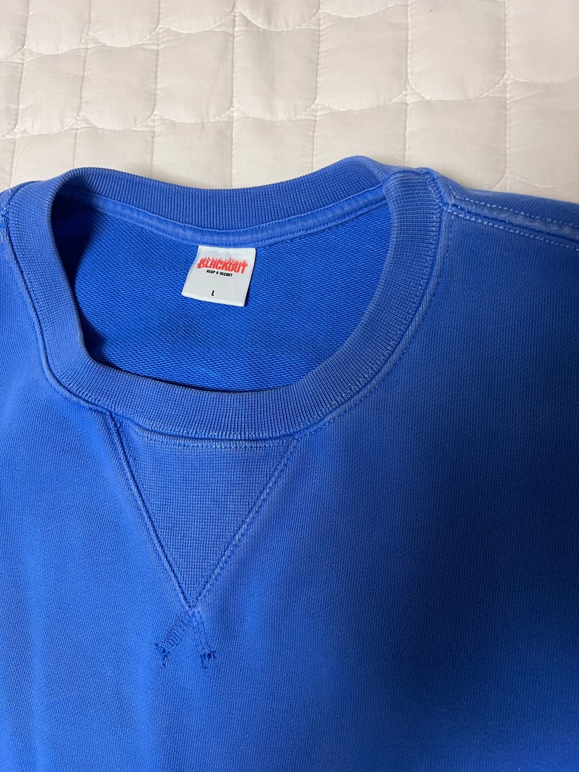 [L] 블랙아웃 갤러리아 별주 스웻셔츠 상품이미지3