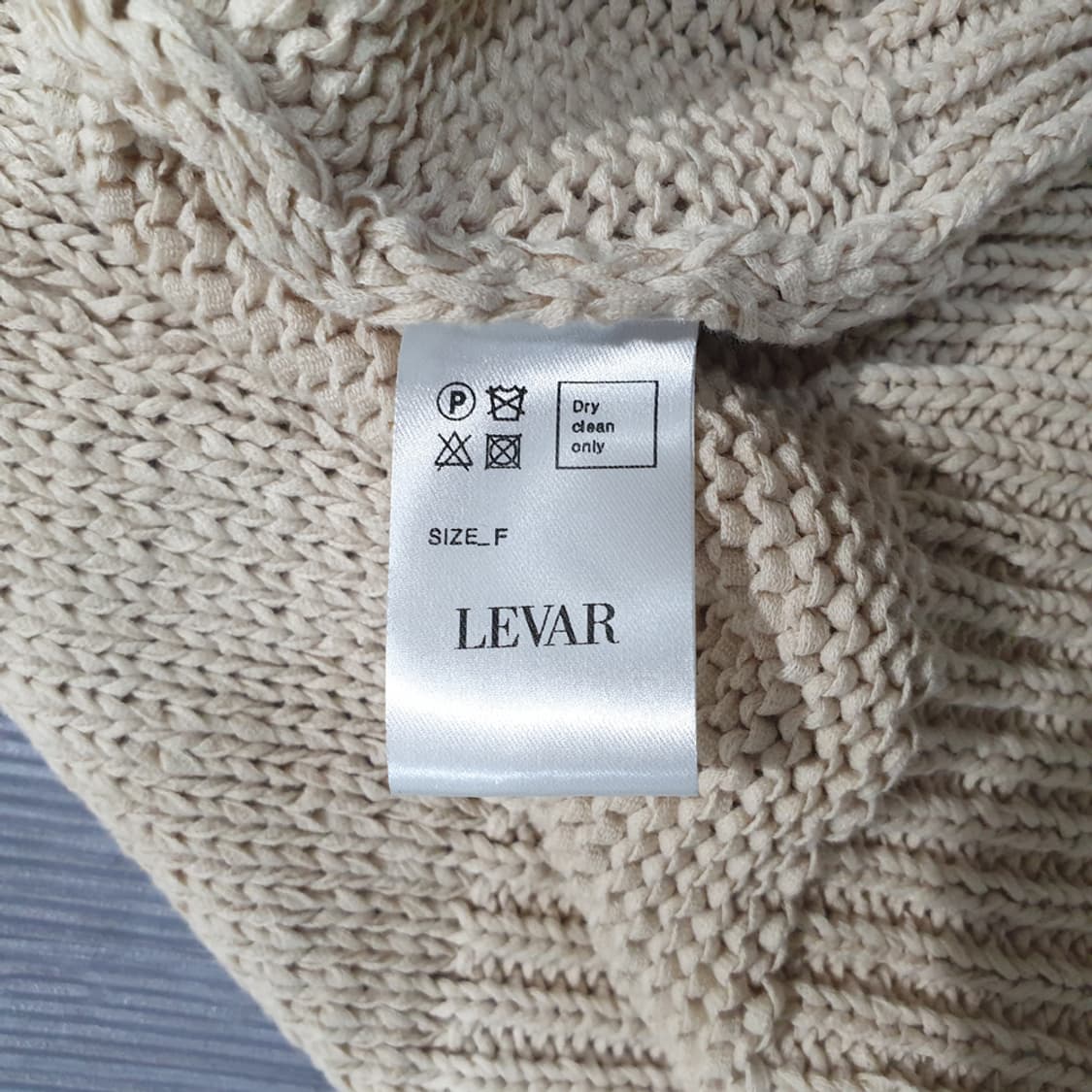 르바(LEVAR) 브이넥 베스트 F 상품이미지4