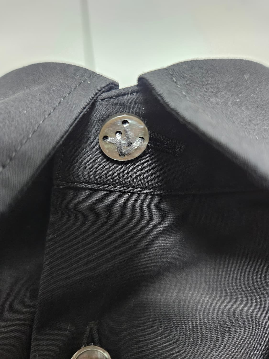 루이비통 블랙셔츠 상품이미지5