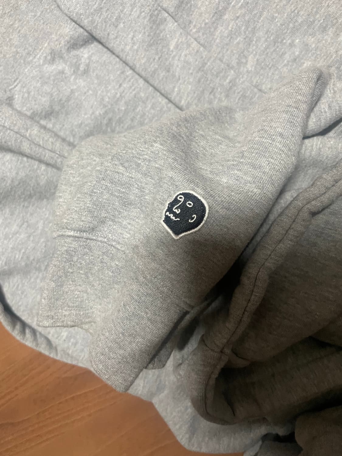 1011갤러리 후드티 상품이미지3