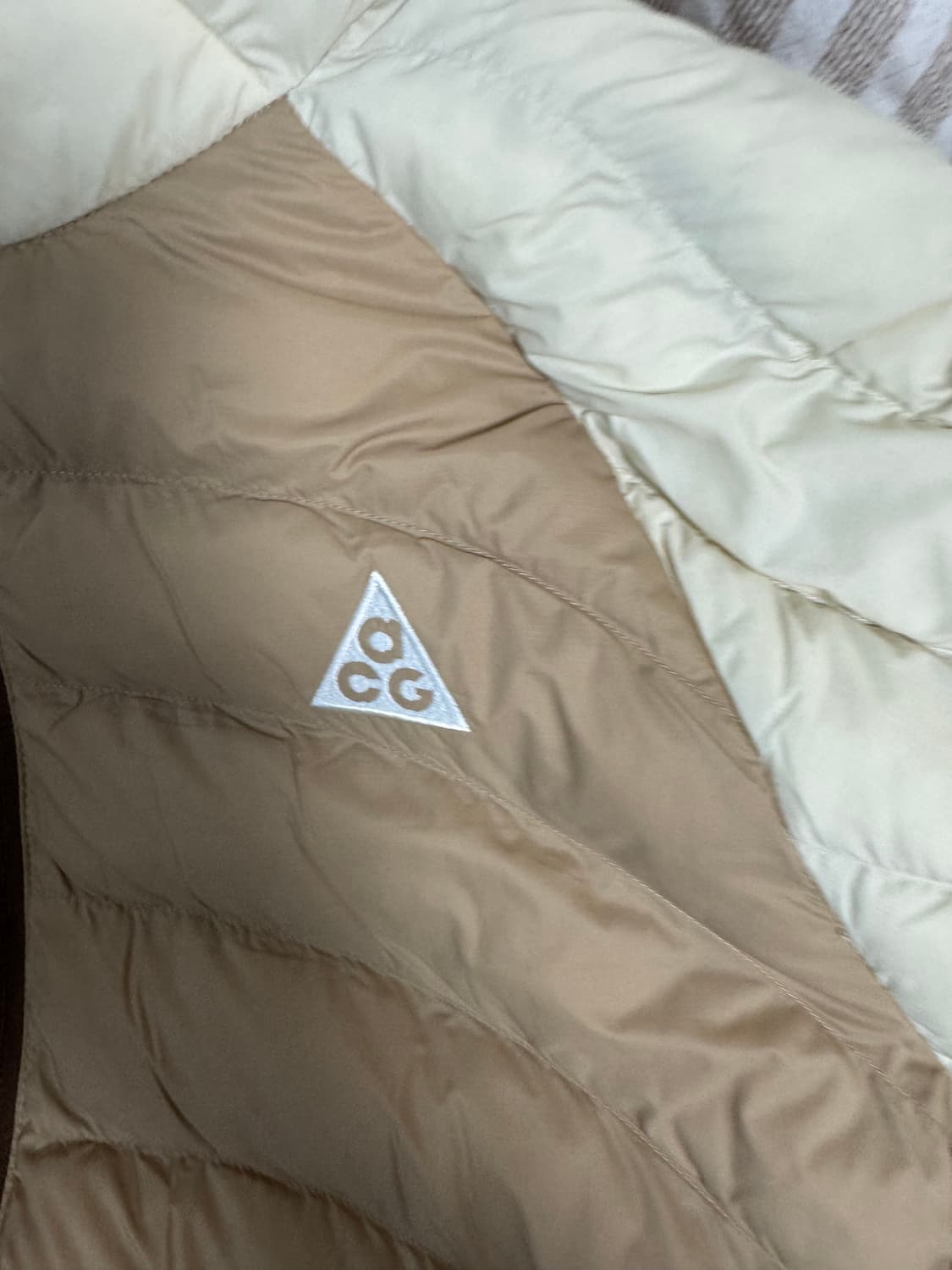 나이키 acg 경량패딩 상품이미지3