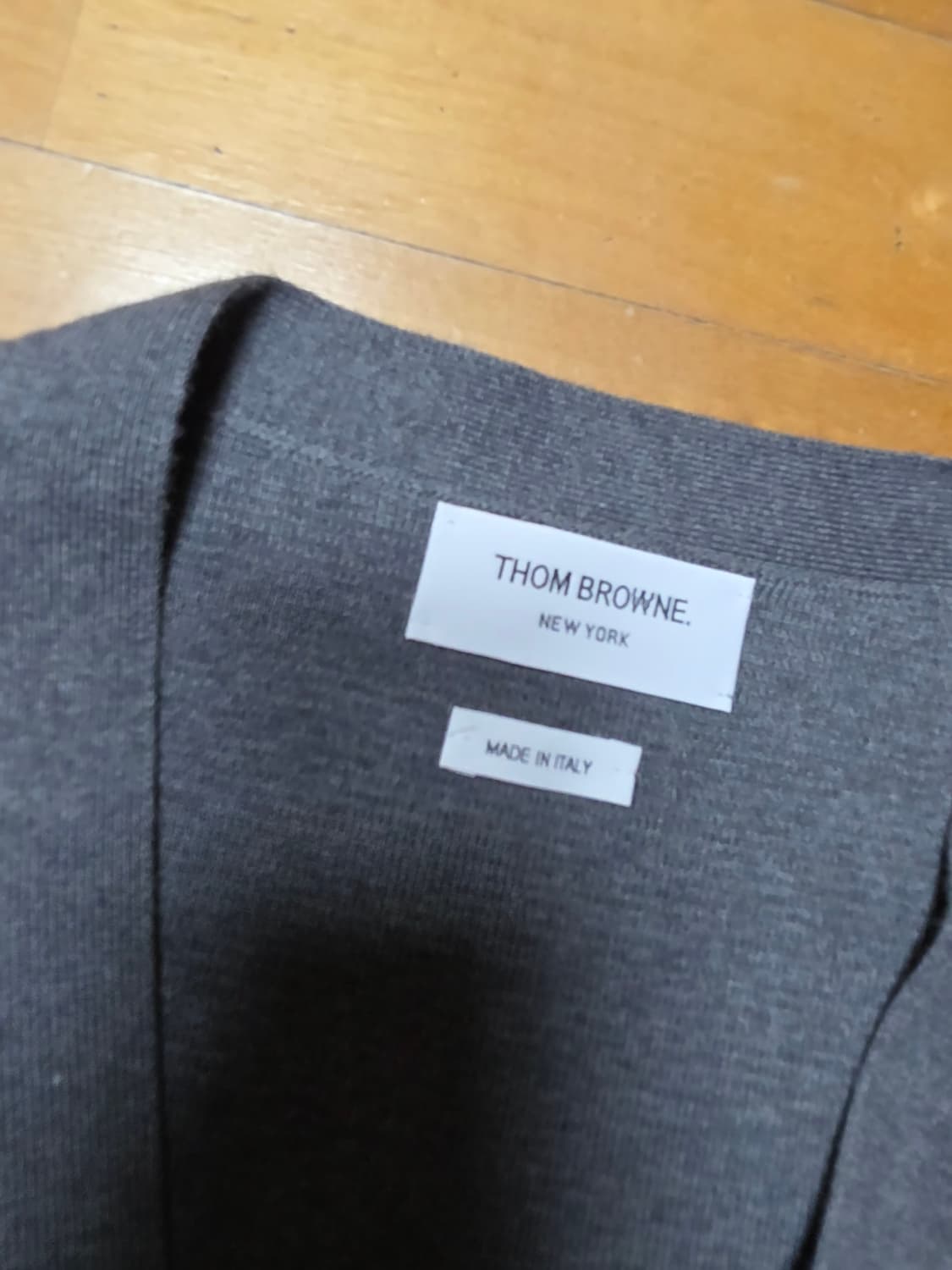 [2,새상품급]25ss 톰브라운 밀라노스티치 가디건 상품이미지2