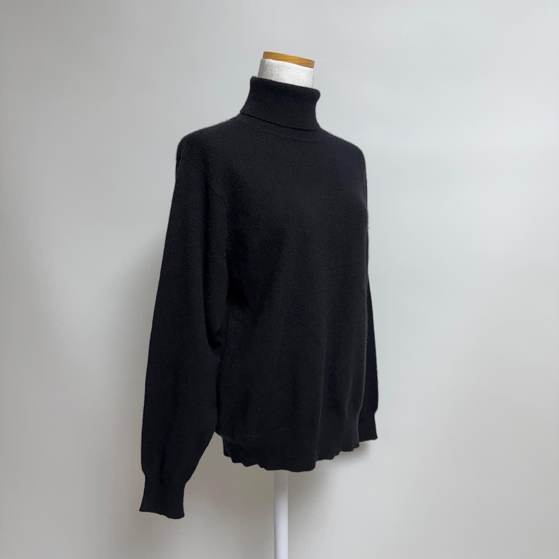 [캐시미어 100%] 블랙 터틀넥 목폴라 니트 L 상품이미지2