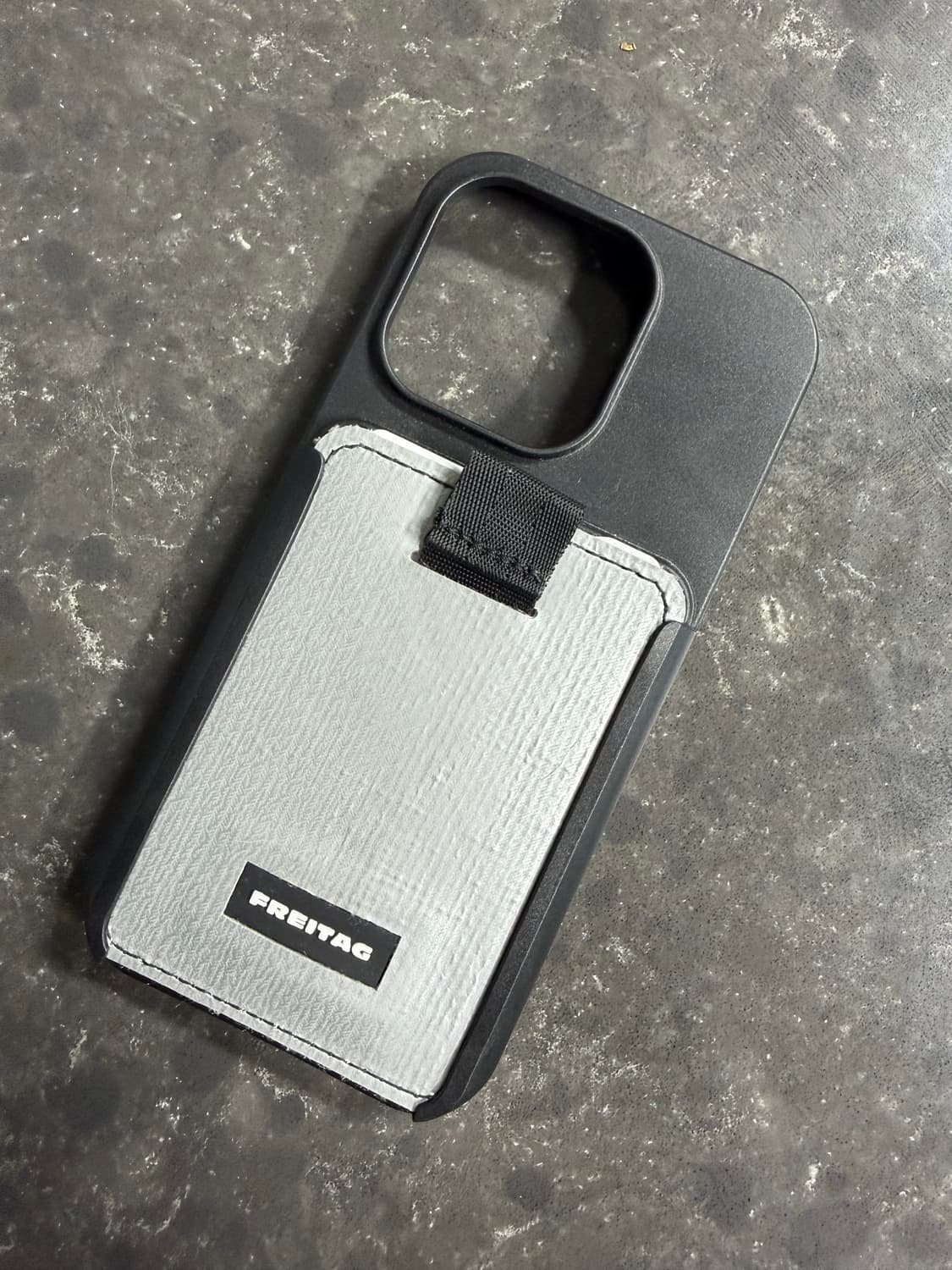 프라이탁 아이폰16프로 케이스 상품이미지1