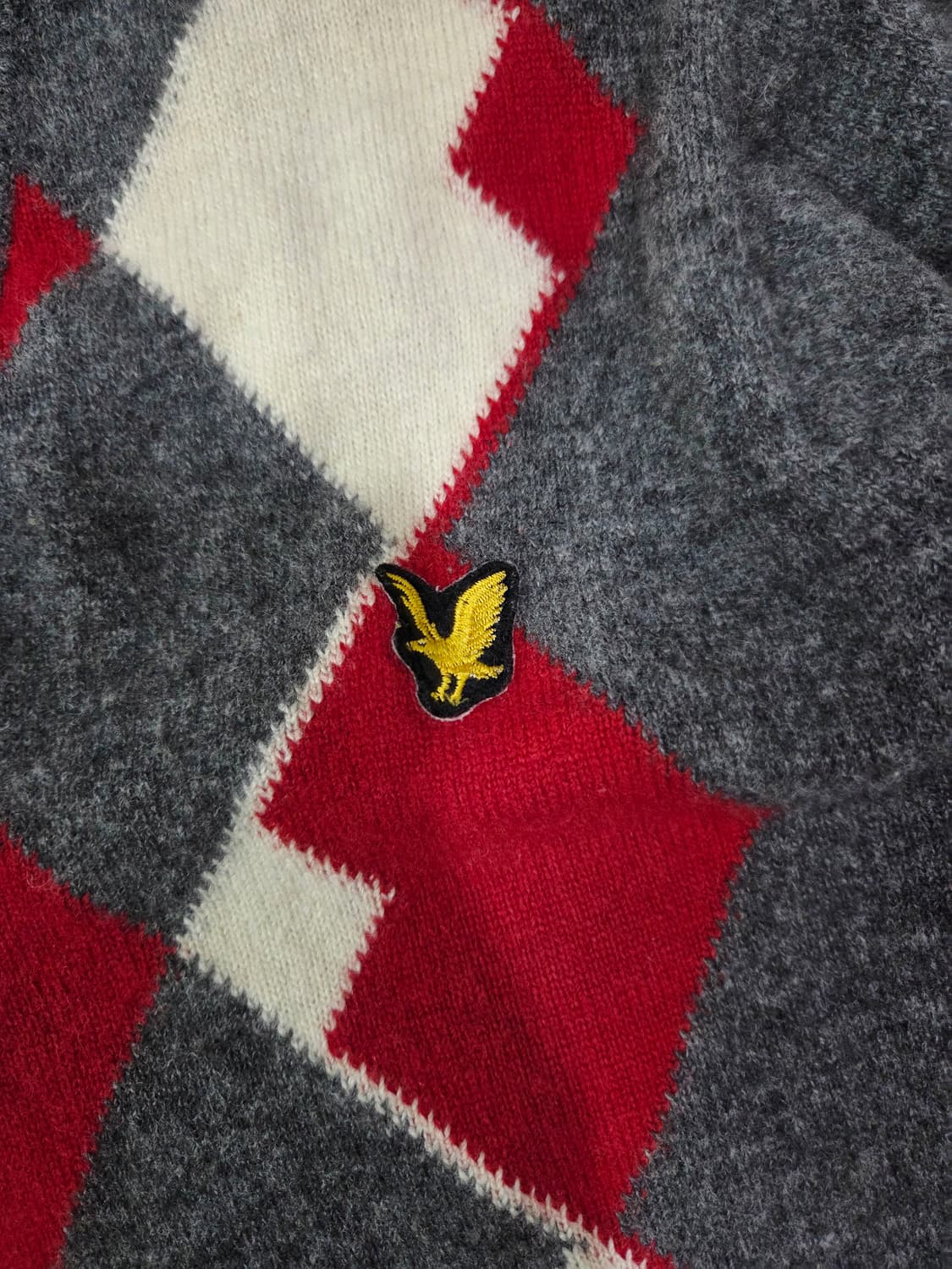 라일앤스콧 차콜 그레이 아가일 브이넥 니트 상품이미지4