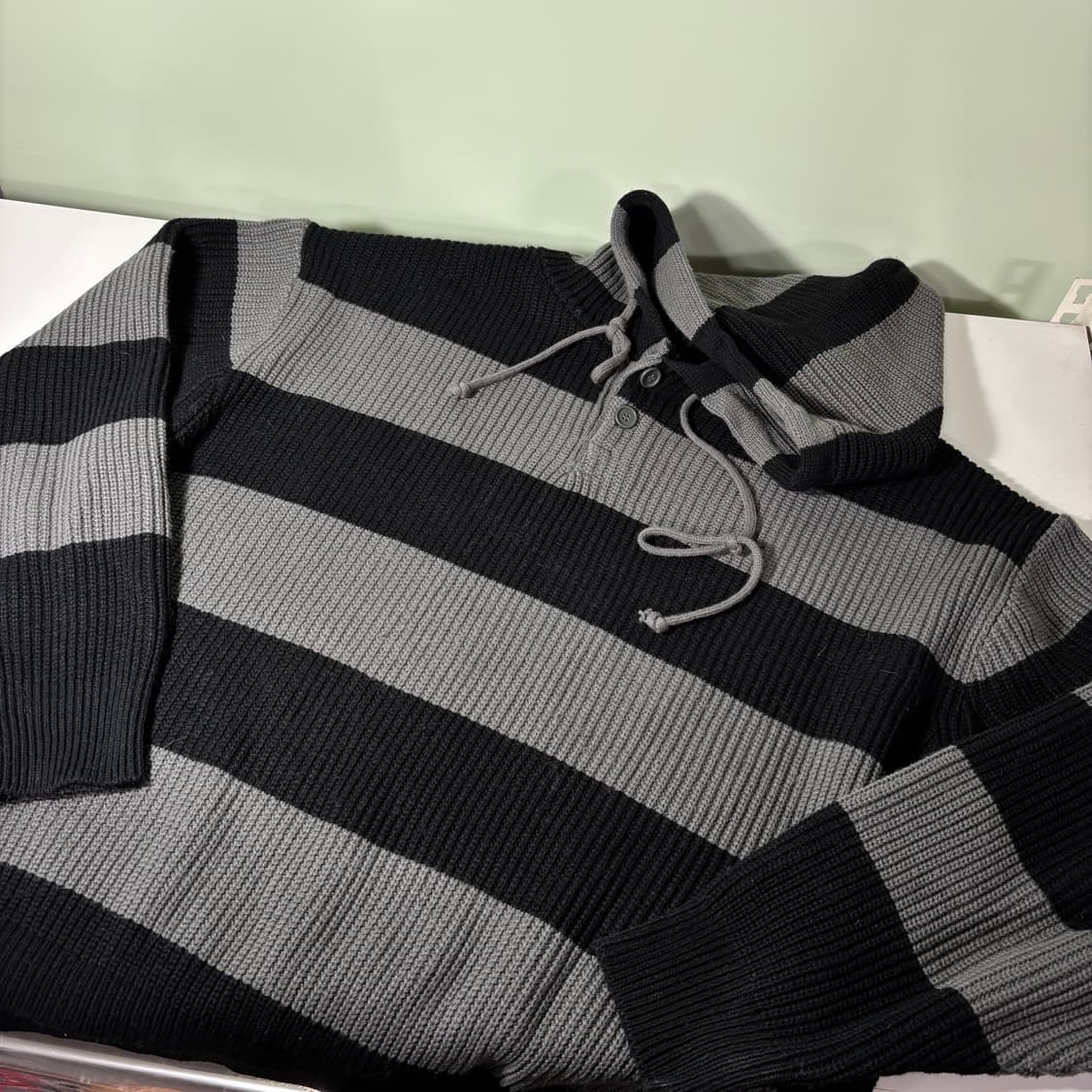 FREE 위캔드서울 블랙 단가라 니트후드 상품이미지1