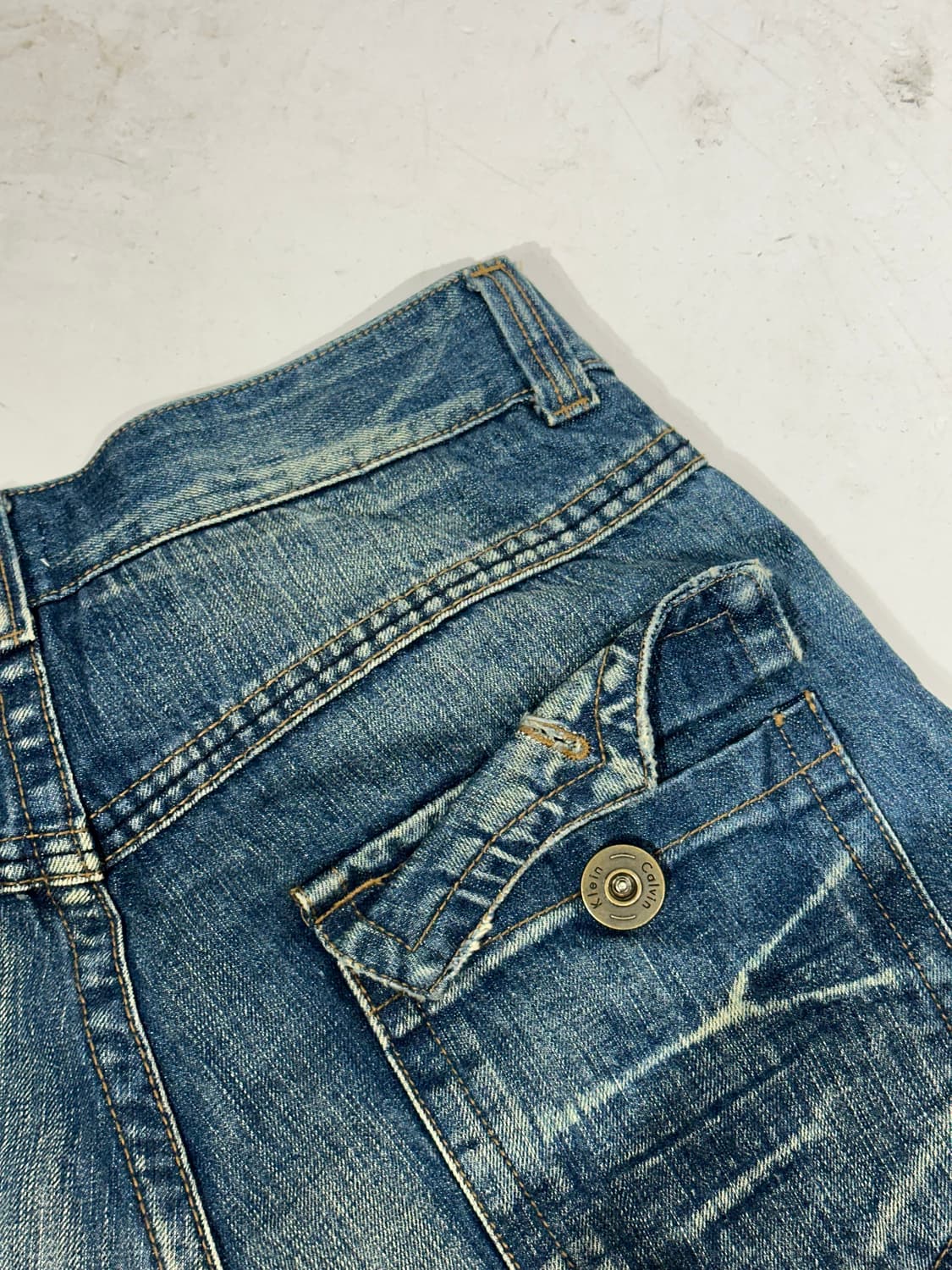 Ck 캘빈 클라인 중청 대대장 포켓 디테일 워싱 와이드 데님 팬츠  상품이미지6