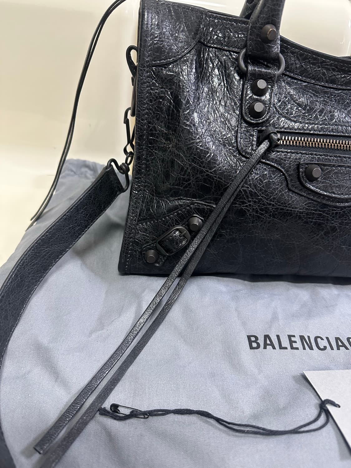 [새상품급 정품] 발렌시아가 르 시티 모터백 스몰 상품이미지3