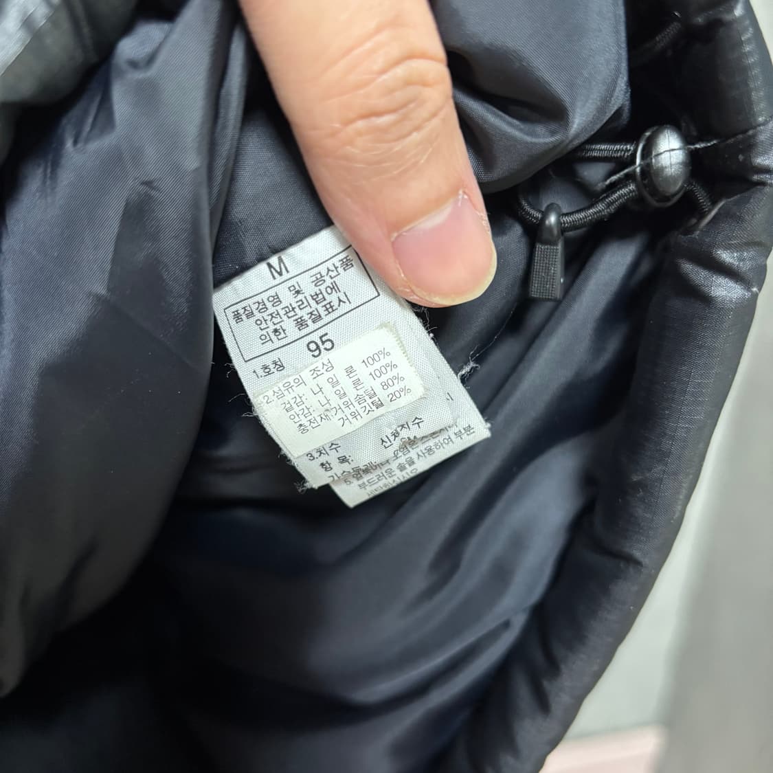 노스페이스 700 눕시 구스다운 패딩조끼 블랙 상품이미지3