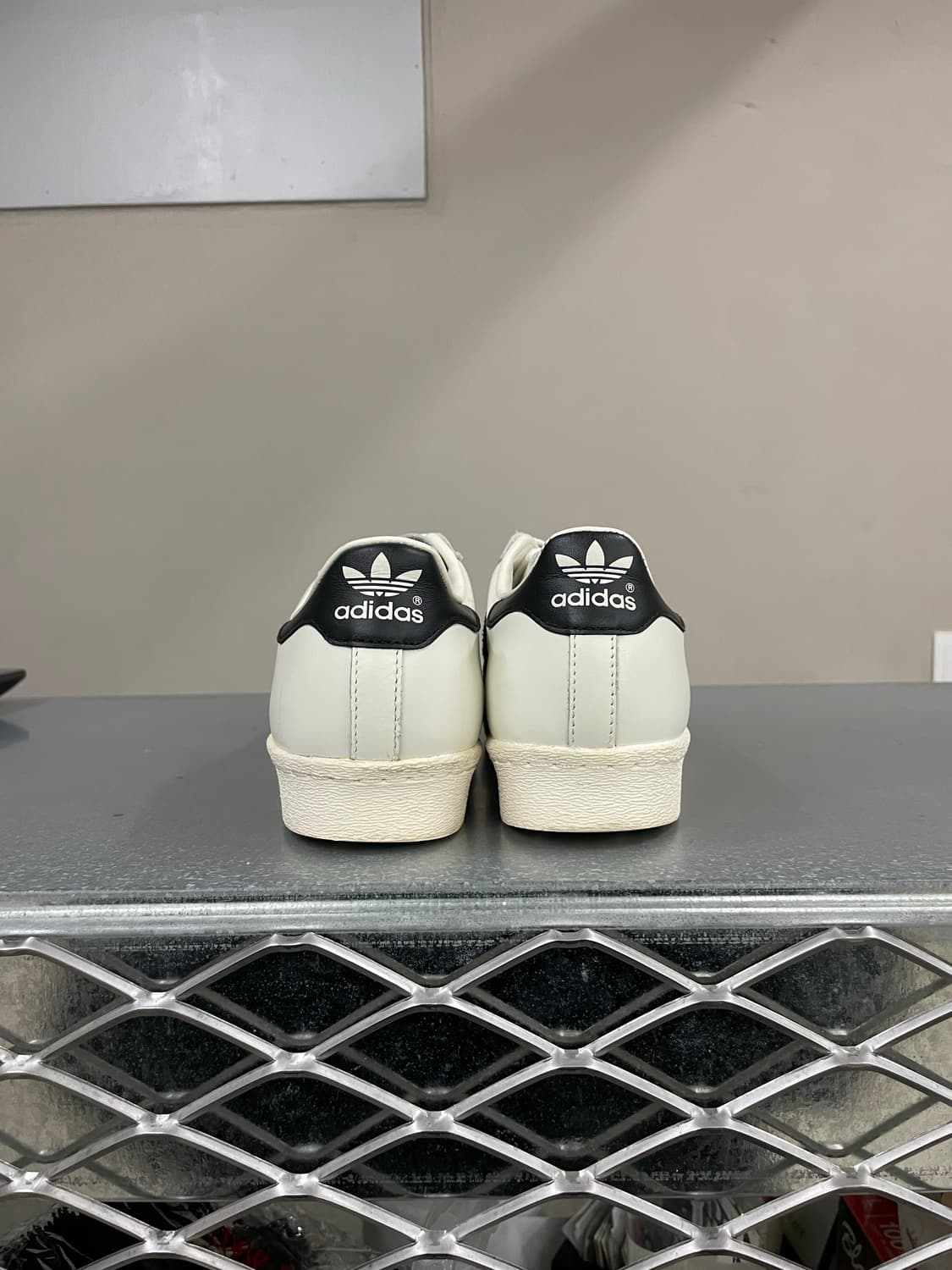 아디다스 슈퍼스타 82 클라우드 화이트 코어 블랙 260 상품이미지3