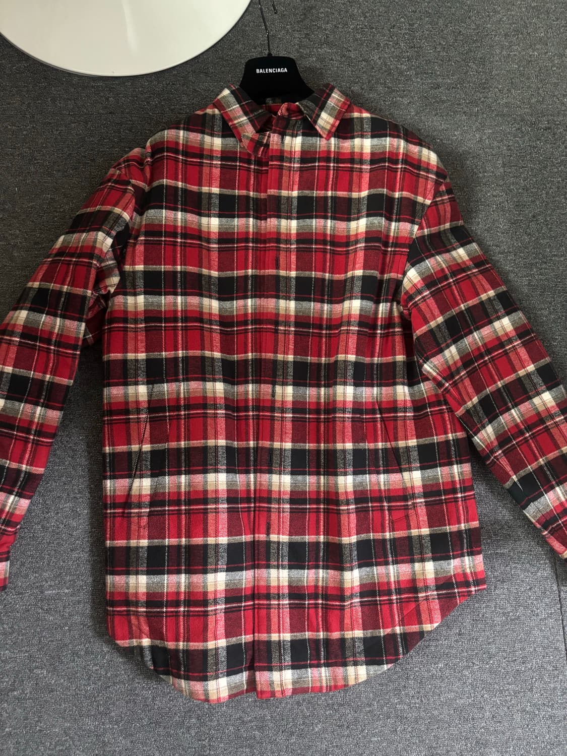 발렌시아가 레드 플란넬 체크 패딩 셔츠 상품이미지1