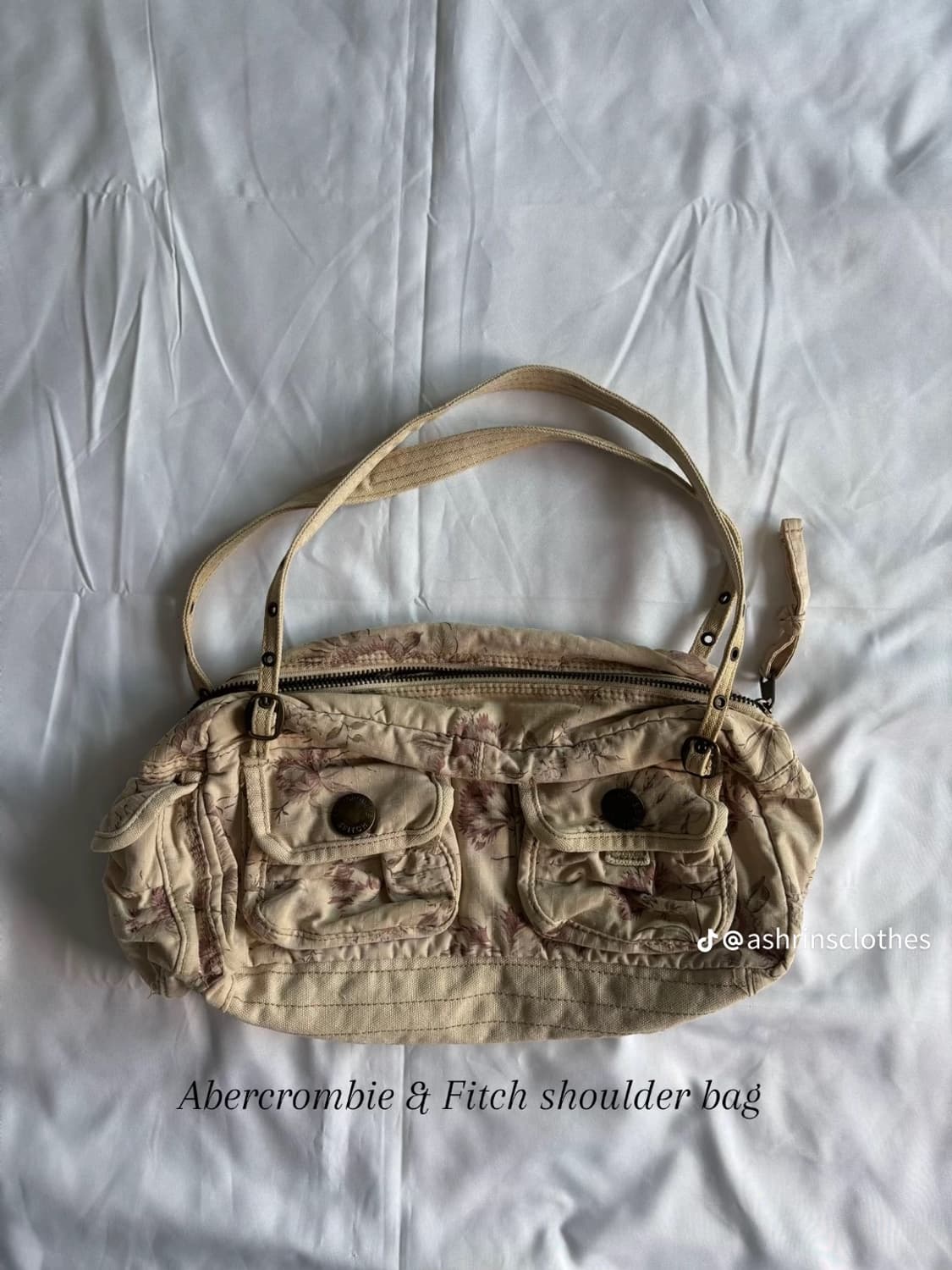 구해요) 아베크롬비 빈티지 카고 플로럴 숄더백 가방 상품이미지1