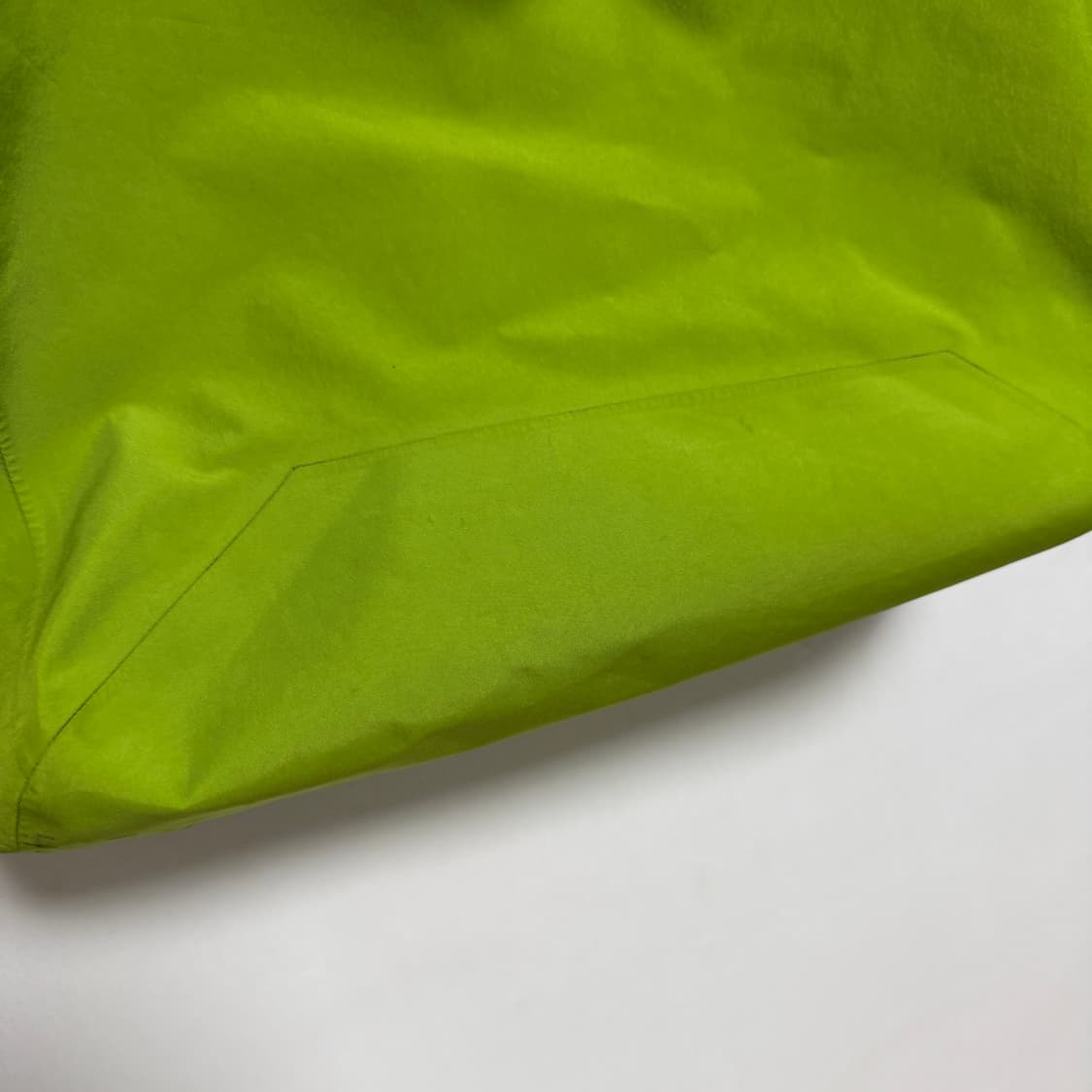 SEQUE TOTE RE-NYLON 그린 상품이미지5