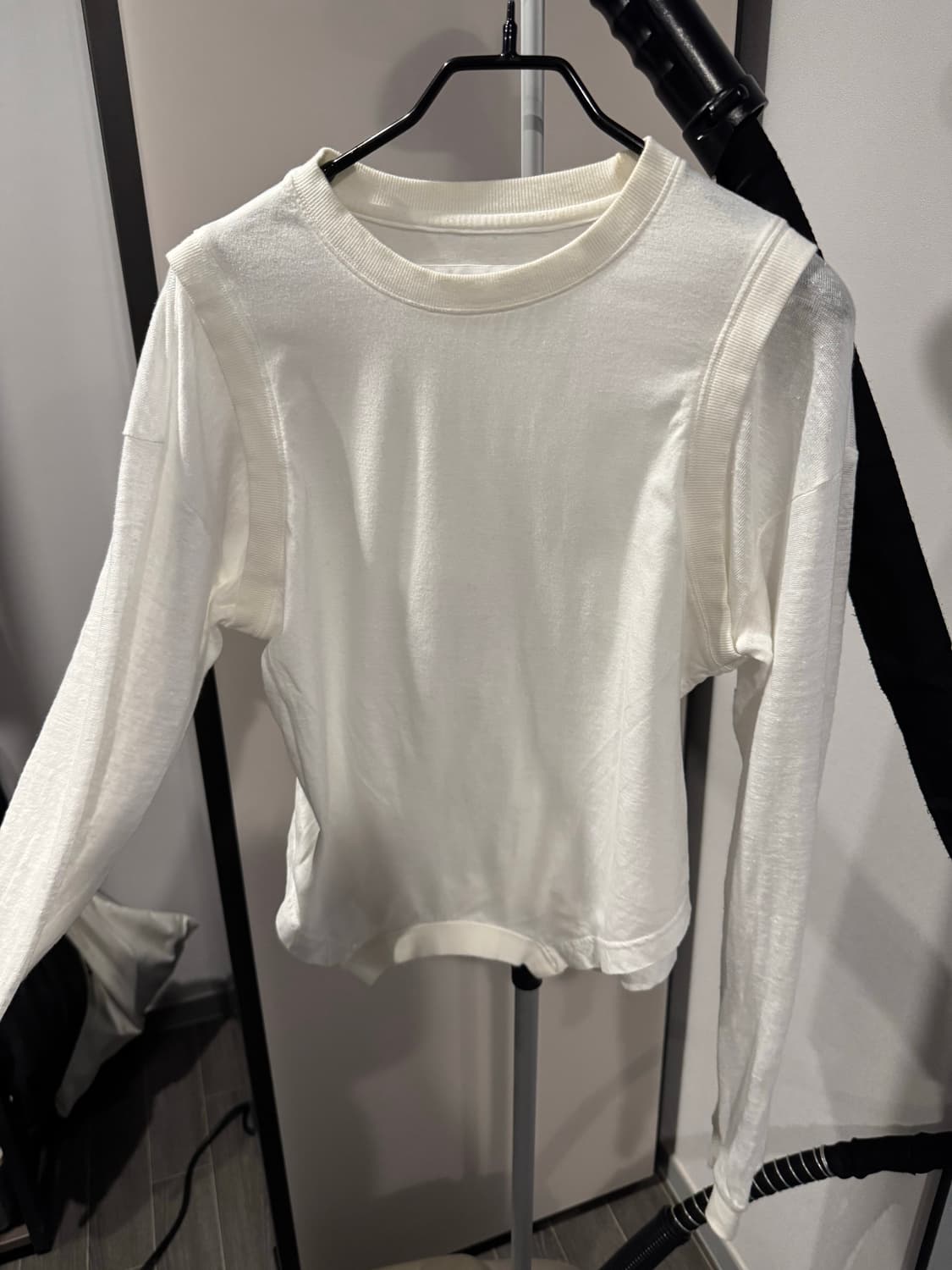 뮤지엄비지터 티셔츠 상품이미지1