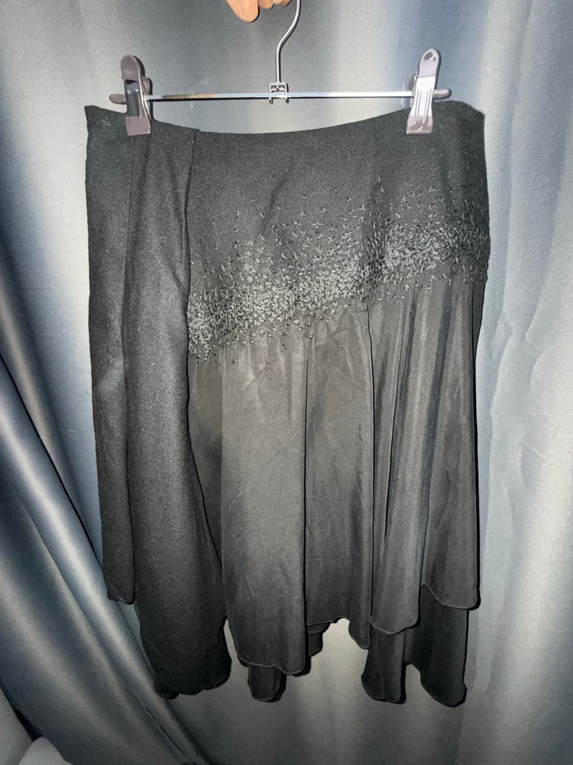 디테일 블랙 언발 미디스커트 상품이미지5