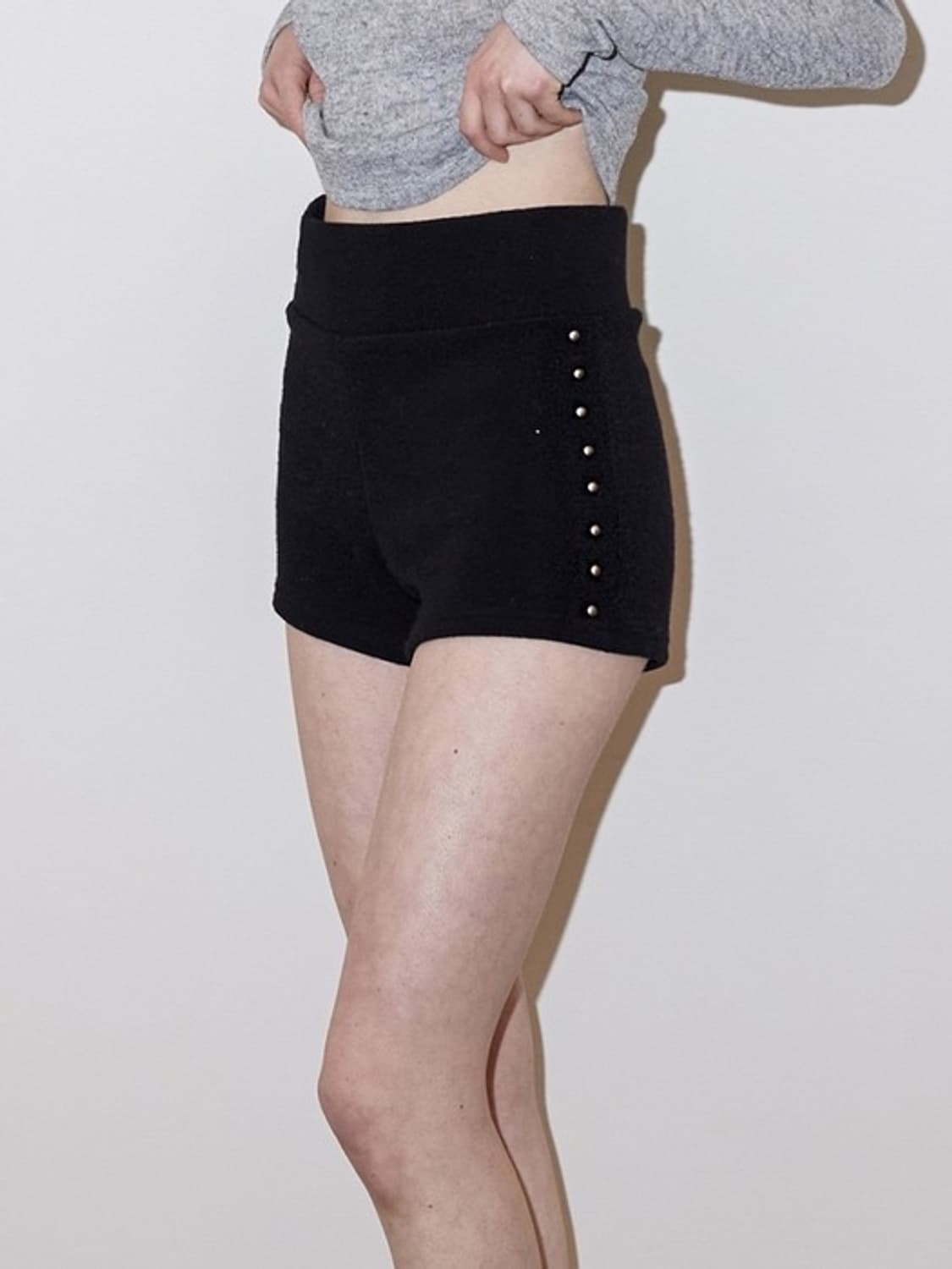 폴리수엠 스터드 돌핀 쇼츠 블랙 1사이즈 상품이미지1