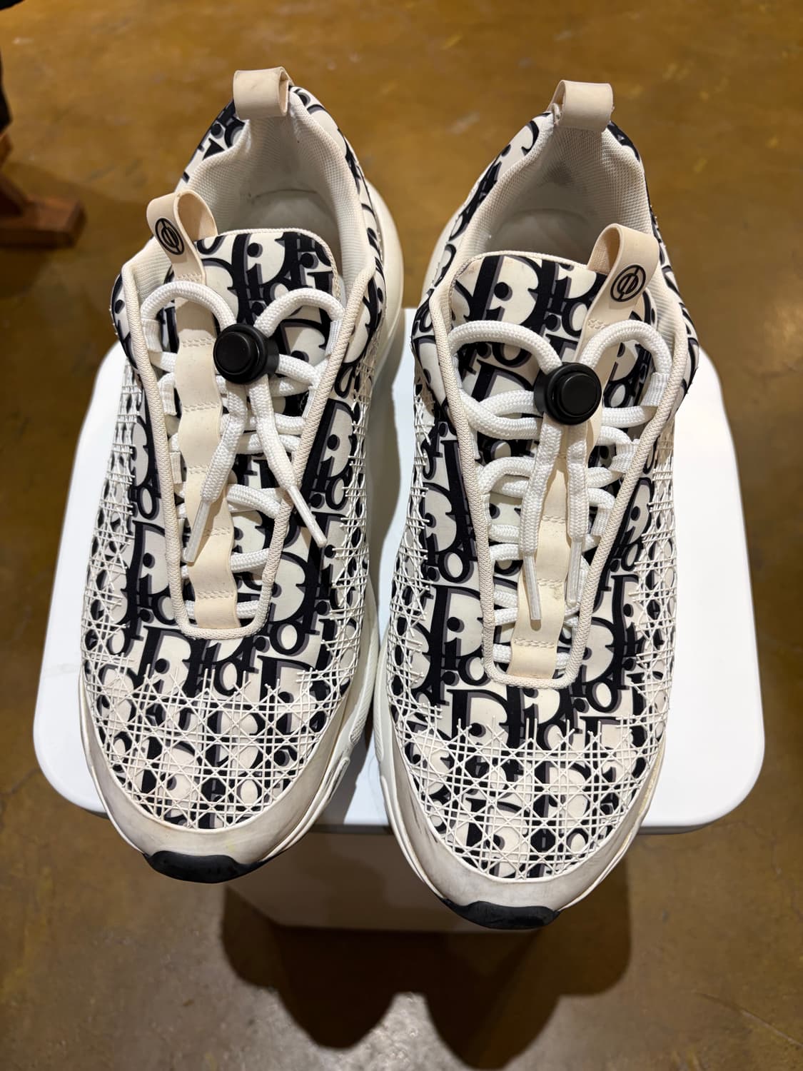 디올 오블리크 스니커즈 블랙/화이트 상품이미지1