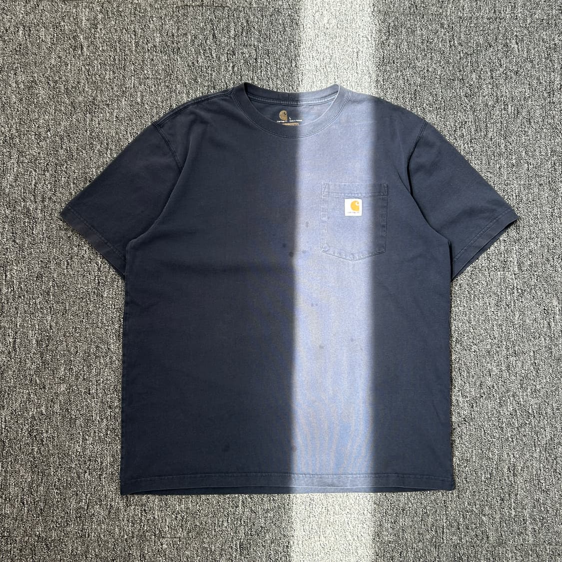칼하트 오리지널핏 네이비 포켓 반팔티셔츠 상품이미지1