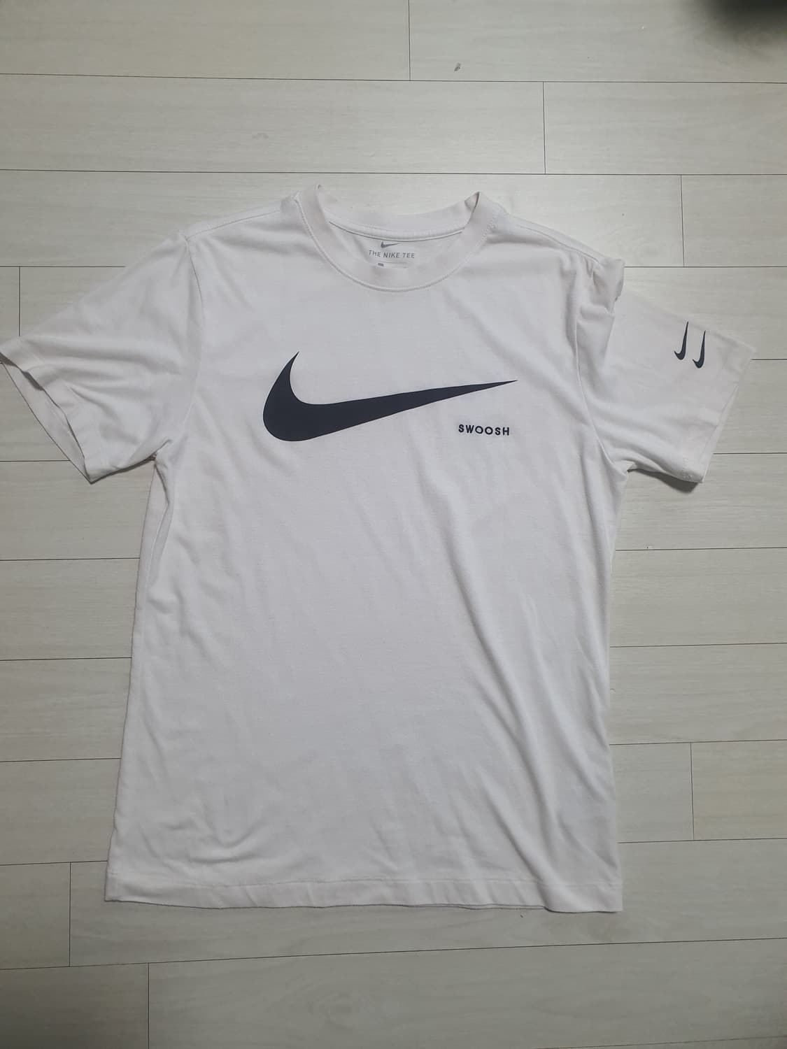 나이키 스우시 반팔티 상품이미지1