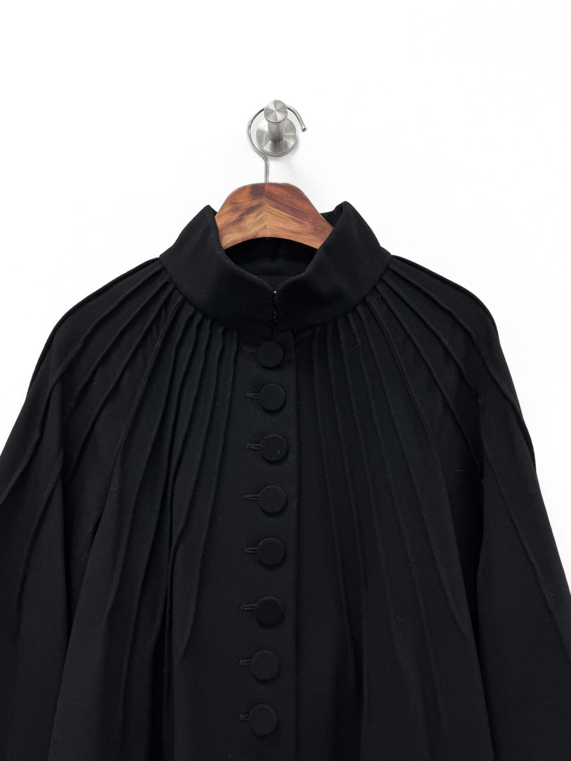 France ANDREW GN Pleated Short Coat 상품이미지4