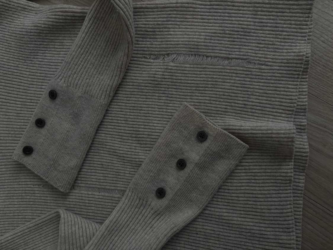 데미지 브이넥 니트 상품이미지7