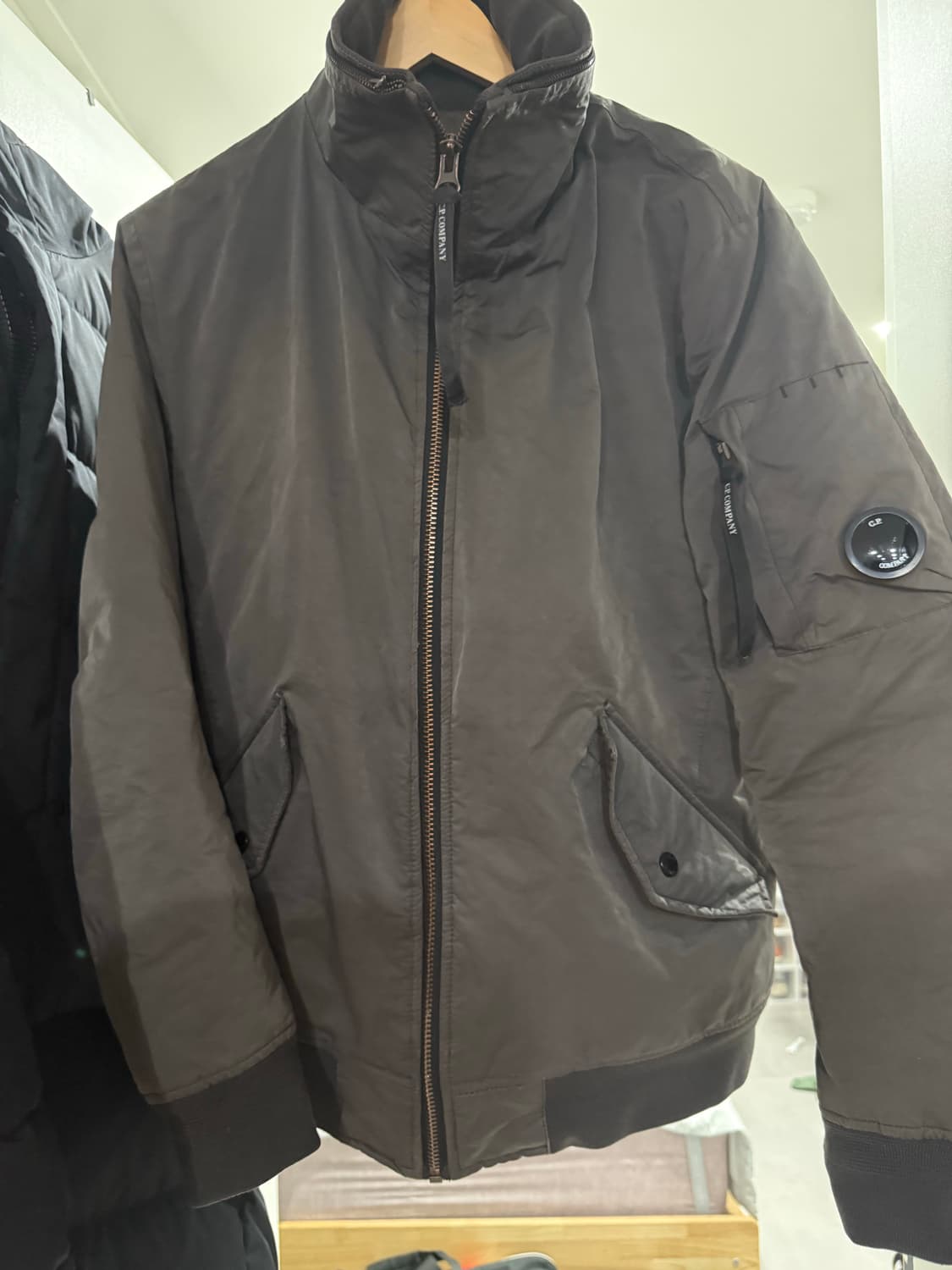 cp 컴퍼니 항공패딩 그레이 L사이즈 상품이미지3