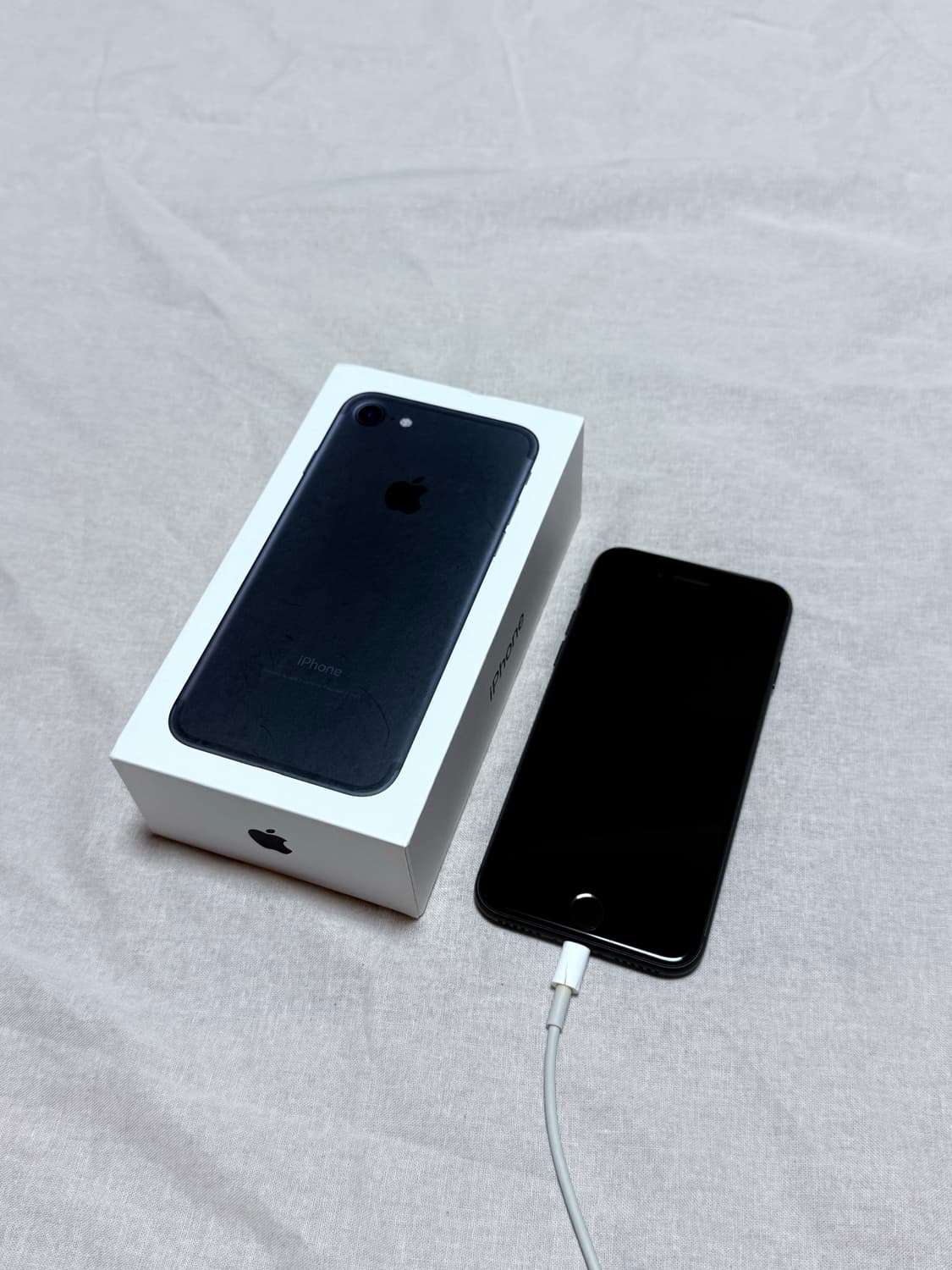 아이폰 7 매트블랙 128GB 상품이미지1