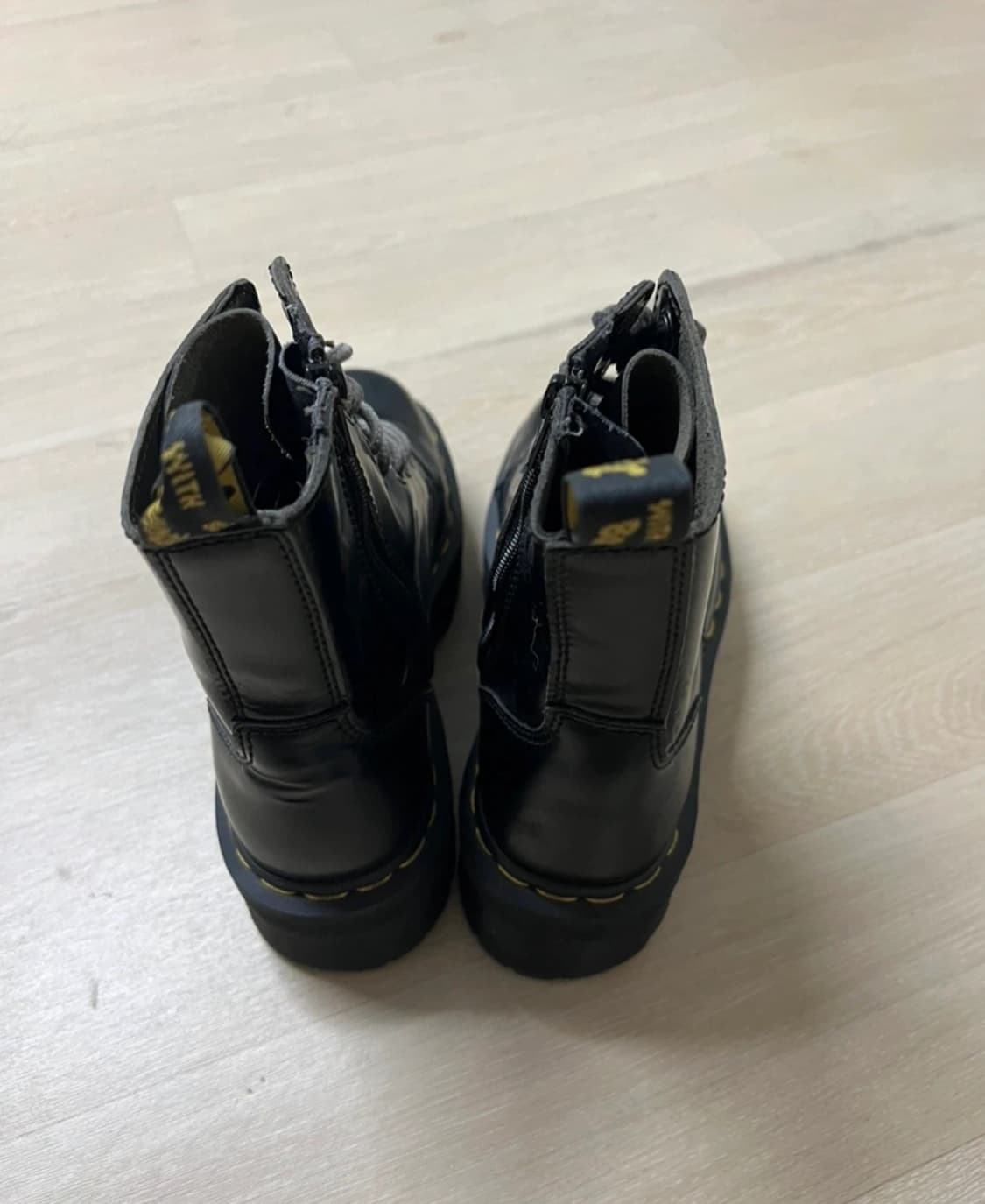 닥터마틴 제이든 240 상품이미지3