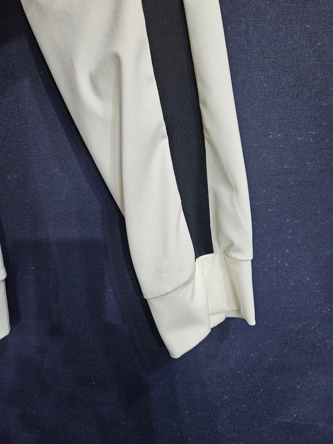 다이나핏 화이트 남성 슬림핏 95 기능성 집업자켓  상품이미지5