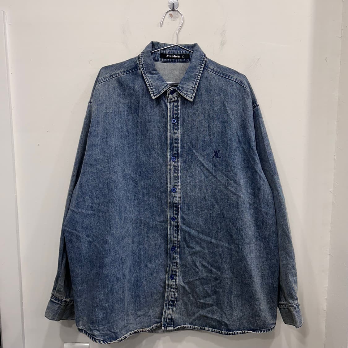 어반드레스 자수로고 워시드 오버핏 데님 셔츠 상품이미지2