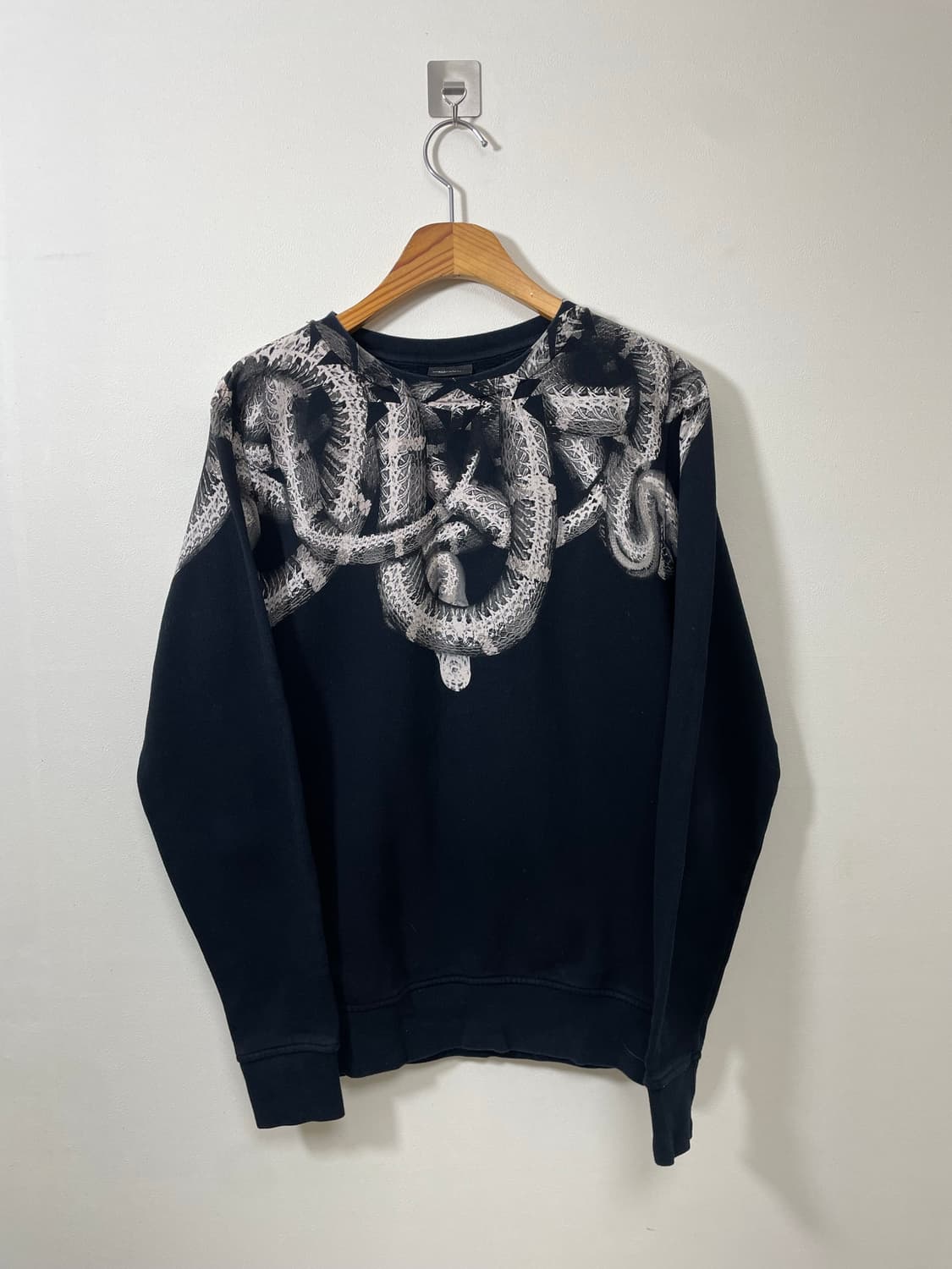 마르셀로불론 스네이크 맨투맨 XXS - M6 상품이미지1